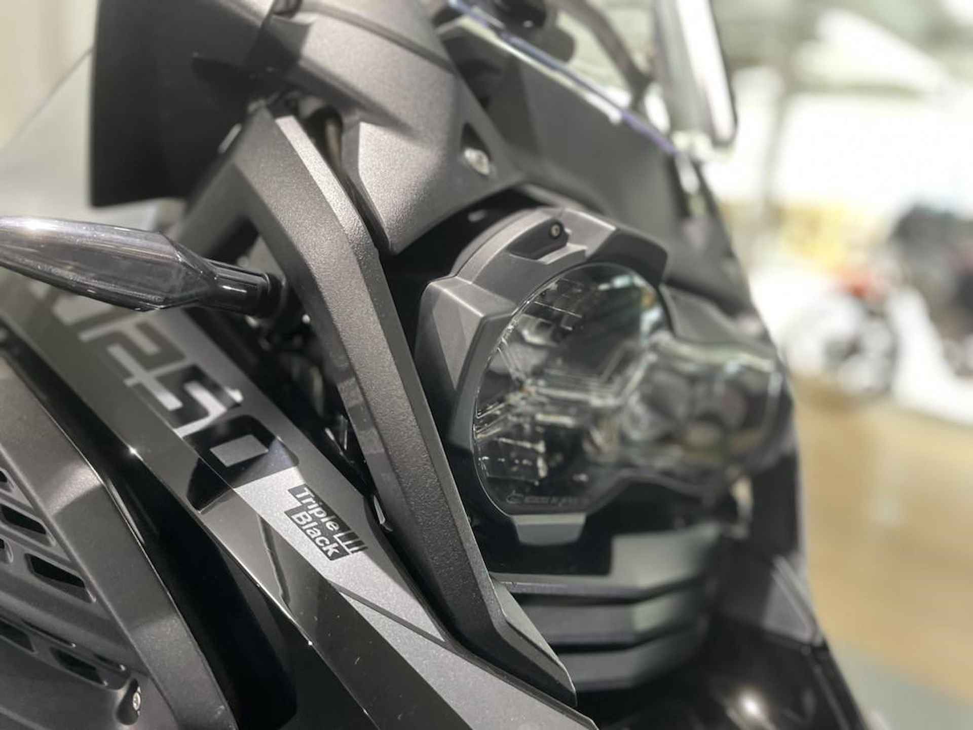 BMW  R 1250 GS Adventure Triple Black - 3/7