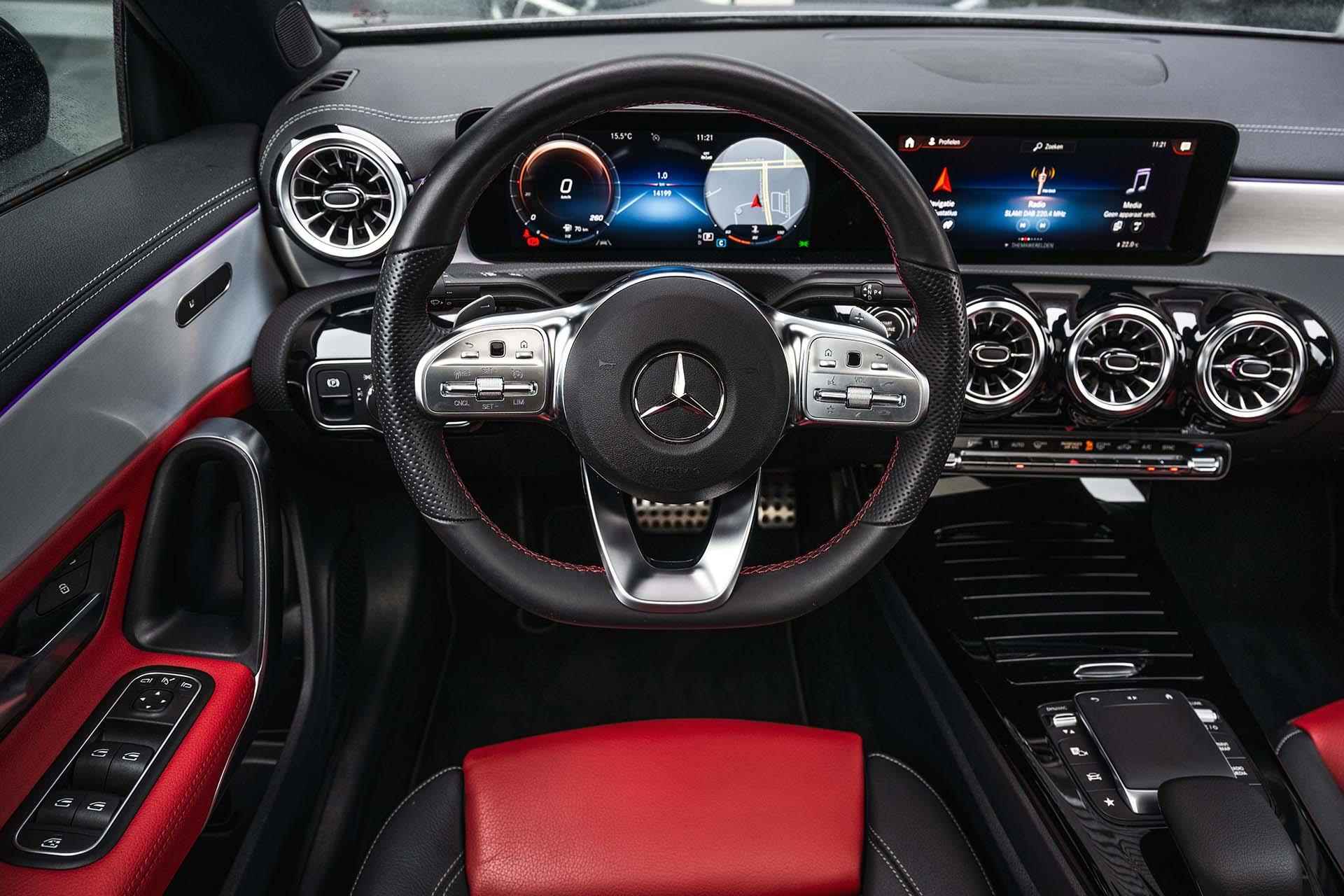 Mercedes-Benz CLA-klasse 180 AMG Line | Panoramadak | Leder | Keyless Go | Sfeerverlichting | High Perfomance Led | achteruitrijcamera - 16/33