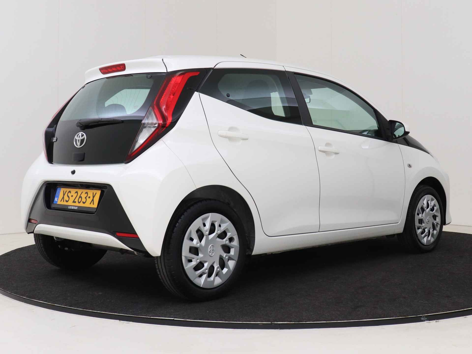 Toyota Aygo 1.0 VVT-i x-play I Apple Carplay/Android Auto I Airco I 5 Deurs I Zuinig I USB I - 3/43