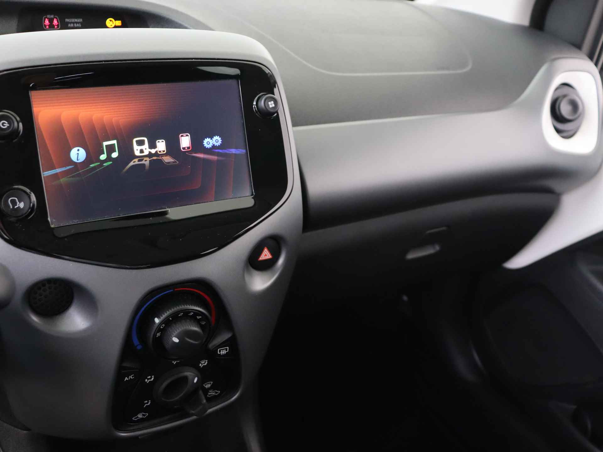 Toyota Aygo 1.0 VVT-i x-play I Apple Carplay/Android Auto I Airco I 5 Deurs I Zuinig I USB I - 8/43