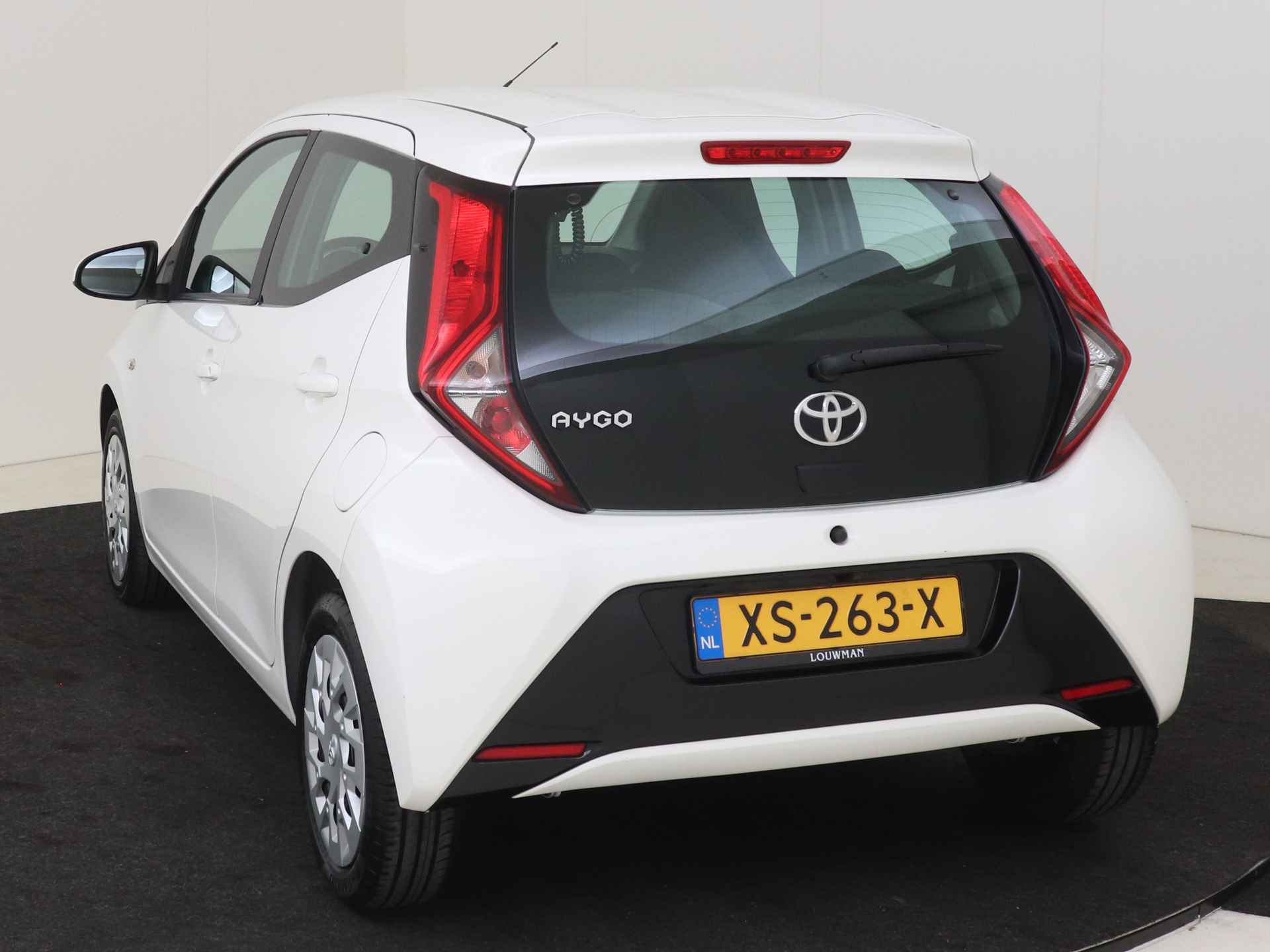 Toyota Aygo 1.0 VVT-i x-play I Apple Carplay/Android Auto I Airco I 5 Deurs I Zuinig I USB I - 17/43