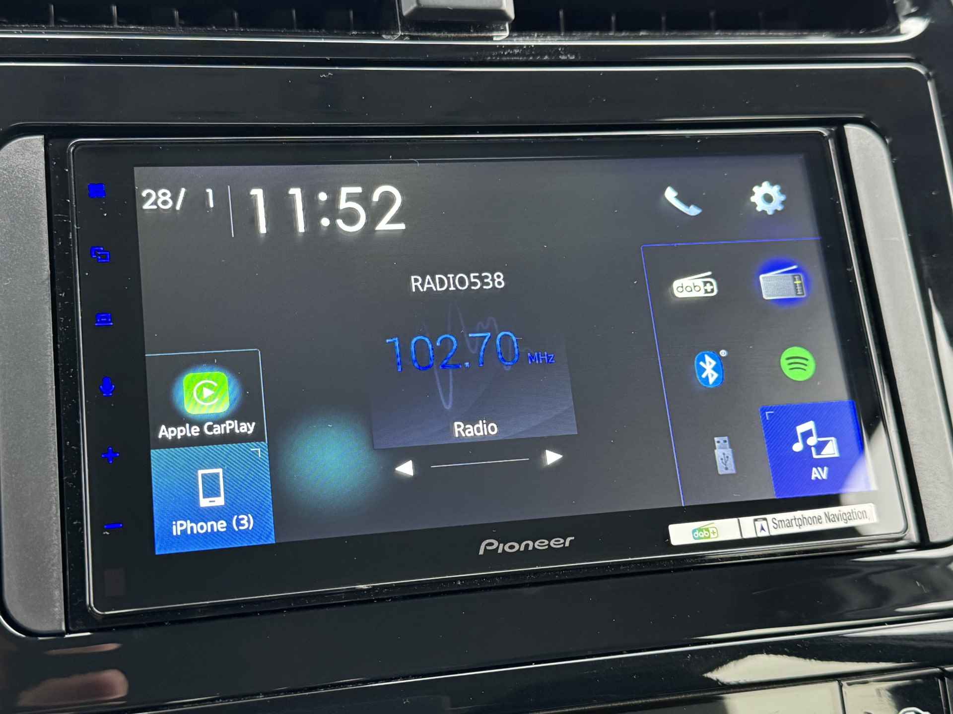 Toyota Prius 1.8 Dynamic |Apple Carplay/Android Auto | 10 jr GARANTIE | Rijklaar!! - 27/45