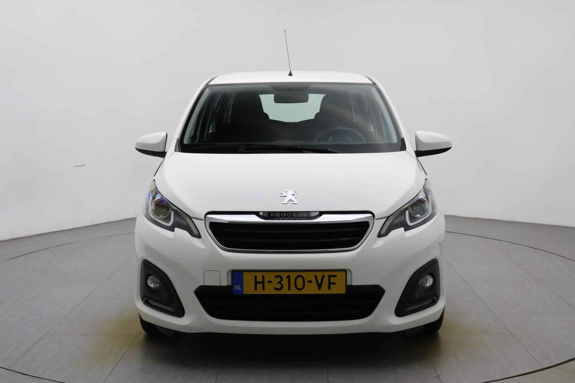 Peugeot 108 1.0 e-VTi Active 72 PK | 5-deurs | Airco | Elektrische ramen | Bluetooth | Radio | Stuurwielbediening | Speed limiter | Voorraad - 3/25