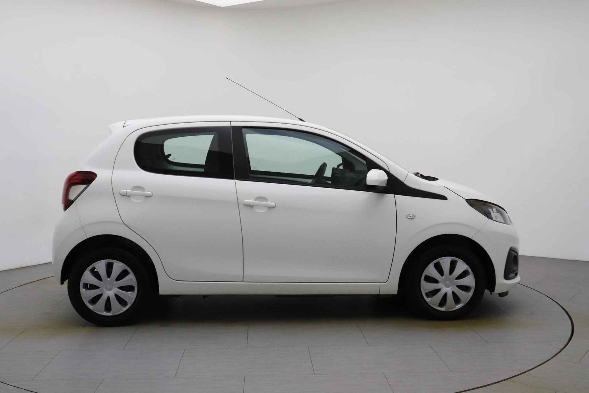 Peugeot 108 1.0 e-VTi Active 72 PK | 5-deurs | Airco | Elektrische ramen | Bluetooth | Radio | Stuurwielbediening | Speed limiter | Voorraad - 5/25