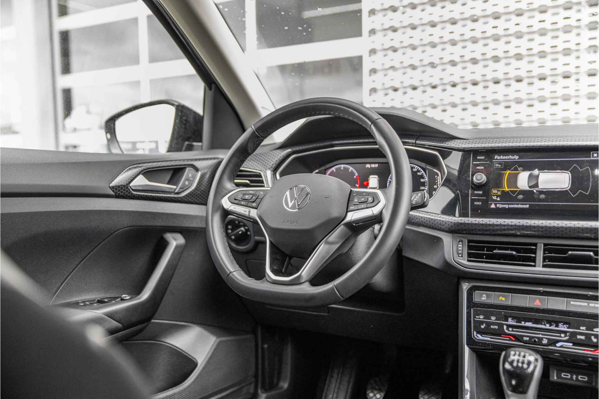 Volkswagen T-Cross 1.0 TSI Style 110 PK | Carplay | Stoelverwarming | Camera - 12/33