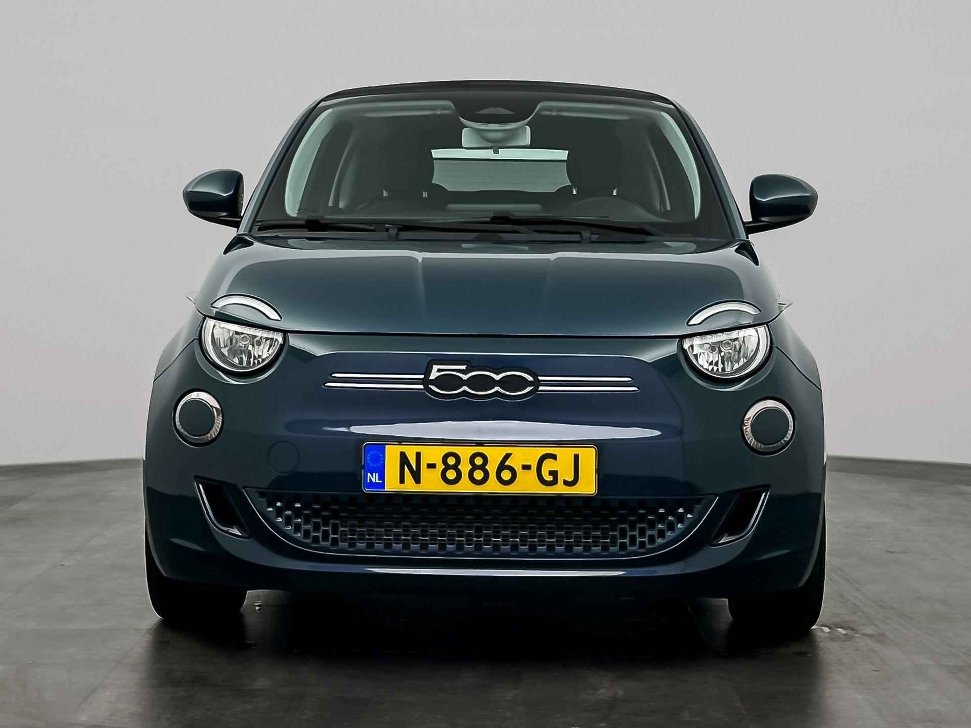 Fiat 500 C Icon 42 kWh | NAV | CarPlay | ECC | PDC | LMV | €2000,- SUBSIDIE! | - 2/23