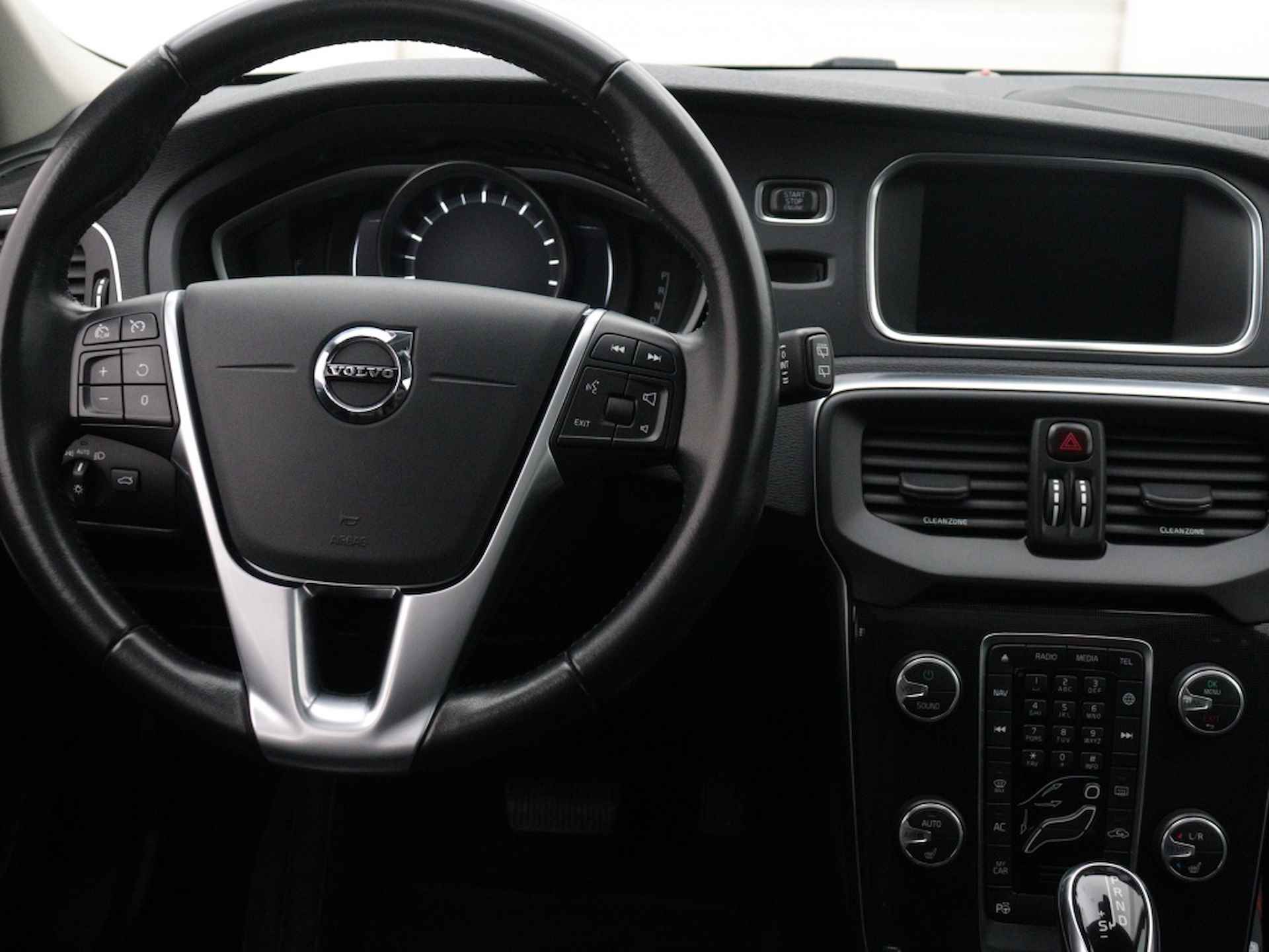 Volvo V40 Cross Country 1.5 T3 Polar+ Luxury | Trekhaak | Panorama dak - 7/31