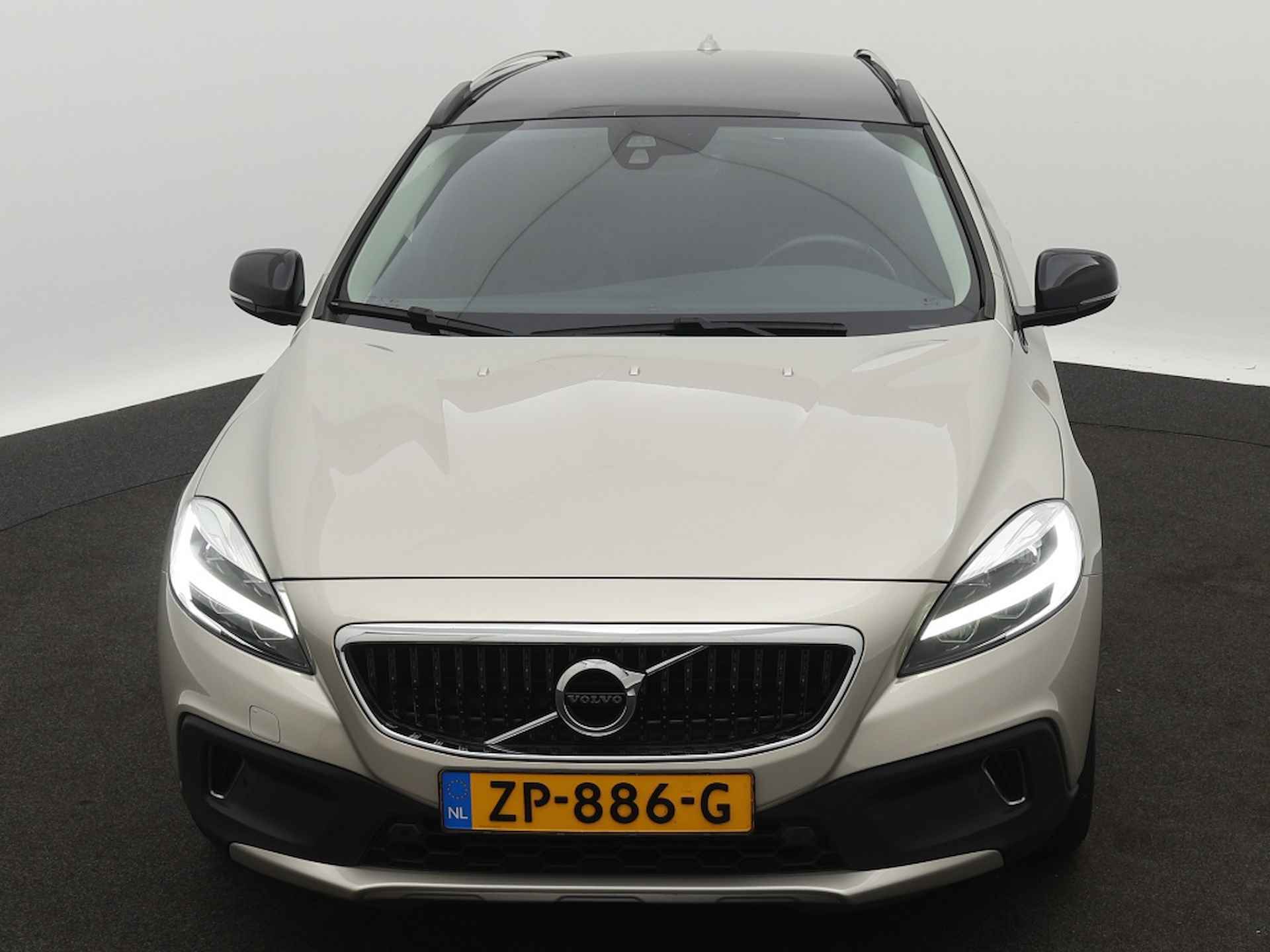 Volvo V40 Cross Country 1.5 T3 Polar+ Luxury | Trekhaak | Panorama dak - 9/31