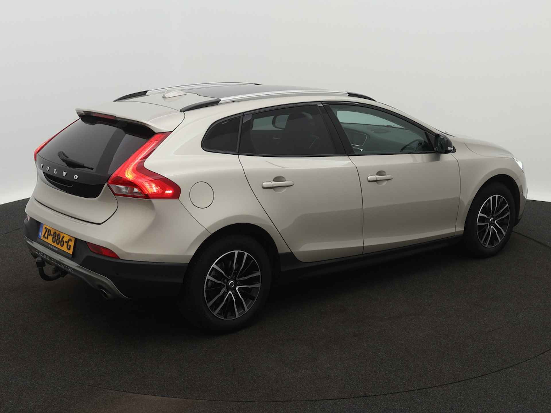 Volvo V40 Cross Country 1.5 T3 Polar+ Luxury | Trekhaak | Panorama dak - 11/31