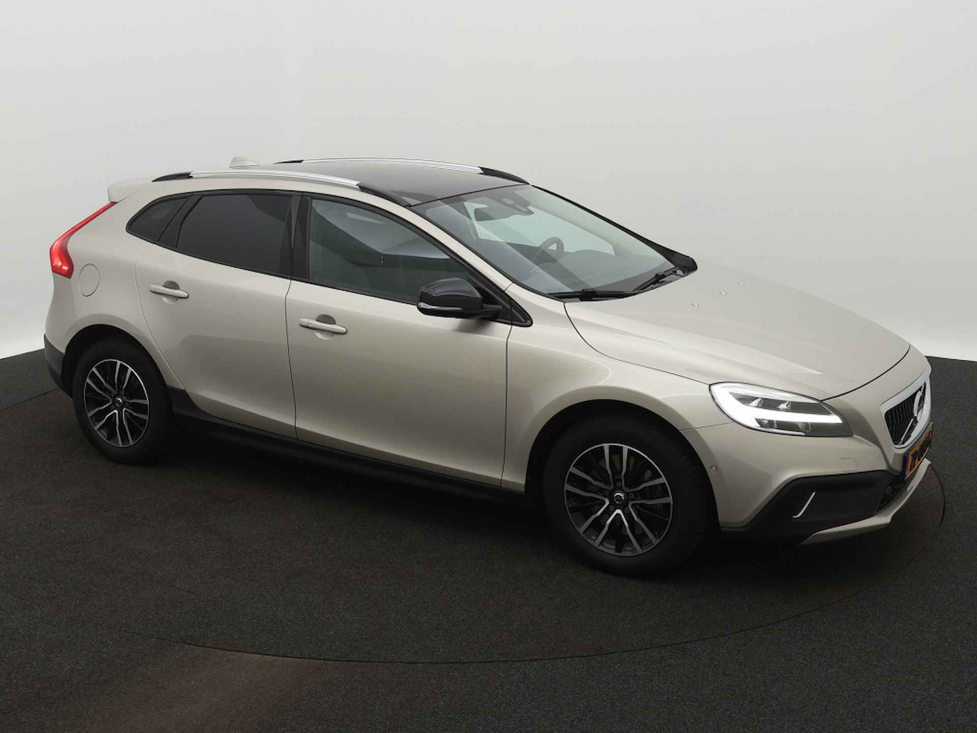 Volvo V40 Cross Country 1.5 T3 Polar+ Luxury | Trekhaak | Panorama dak - 12/31