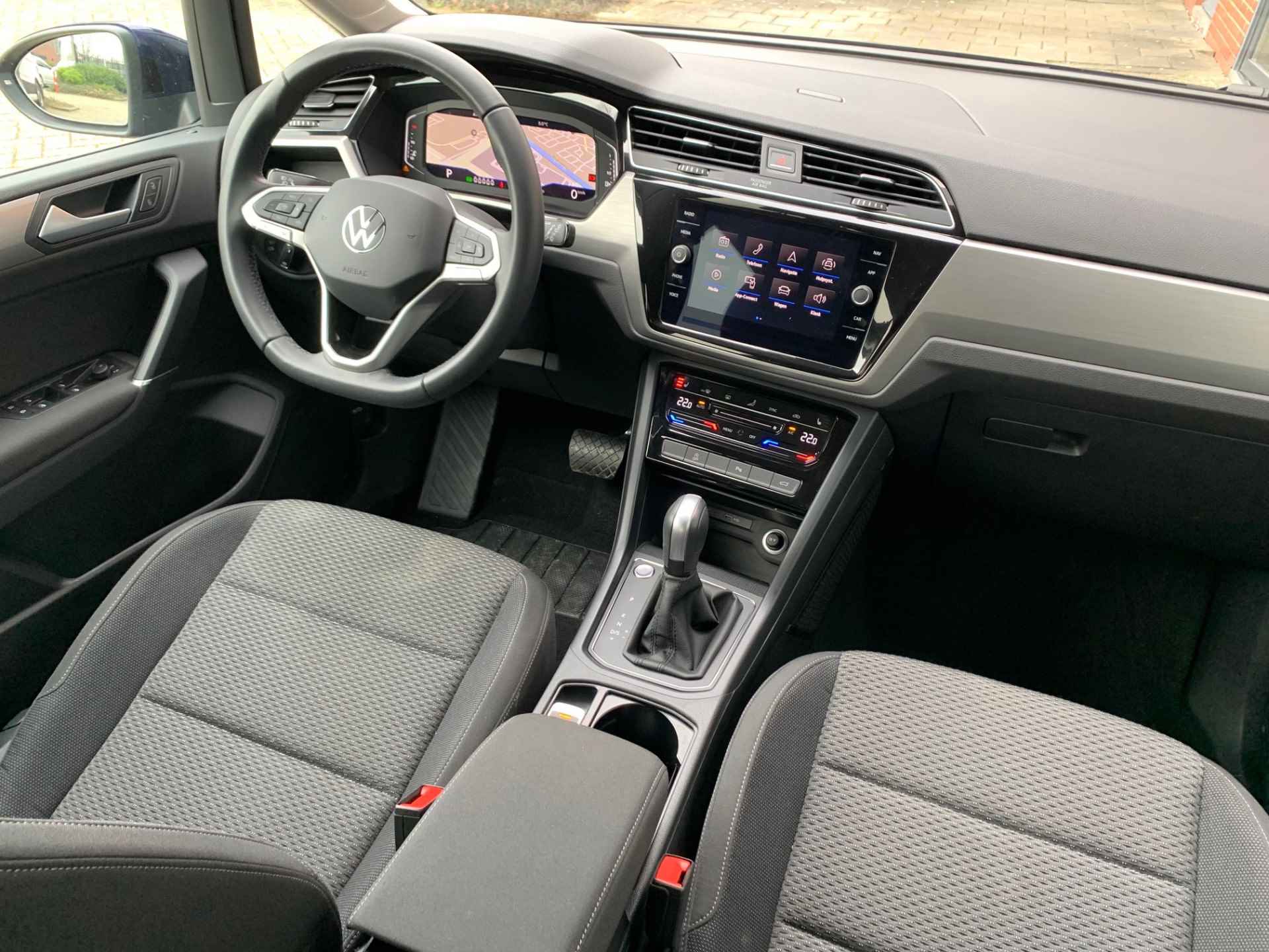 Volkswagen Touran 1.5 TSI 150pk DSG Comfortline | 7 zitplaatsen | Family pakket | Elektrische achterklep - 3/13
