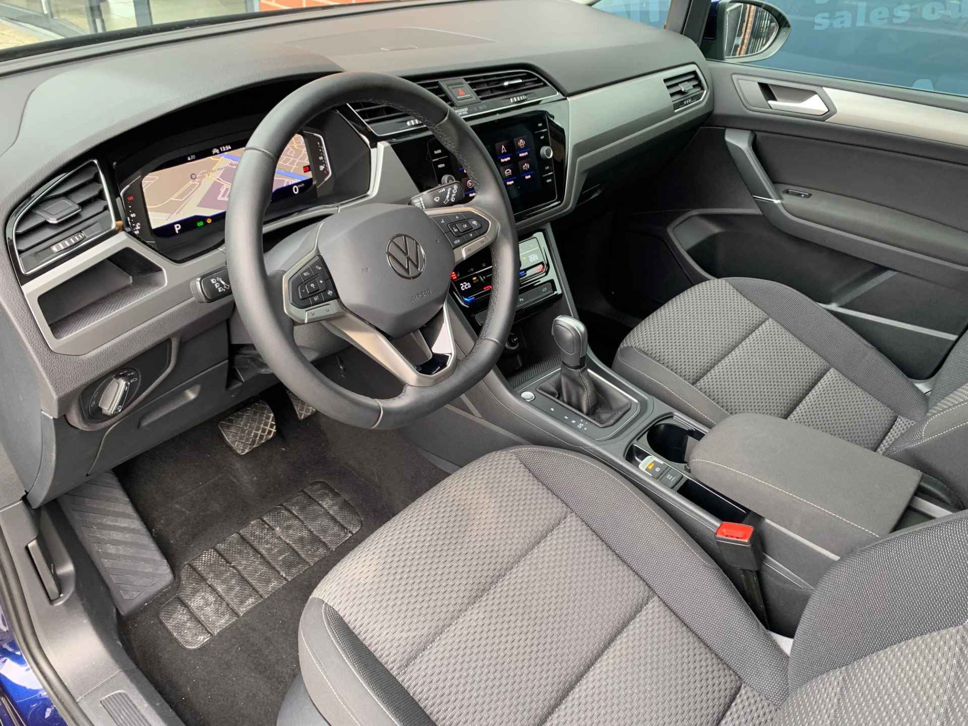 Volkswagen Touran 1.5 TSI 150pk DSG Comfortline | 7 zitplaatsen | Family pakket | Elektrische achterklep - 8/13