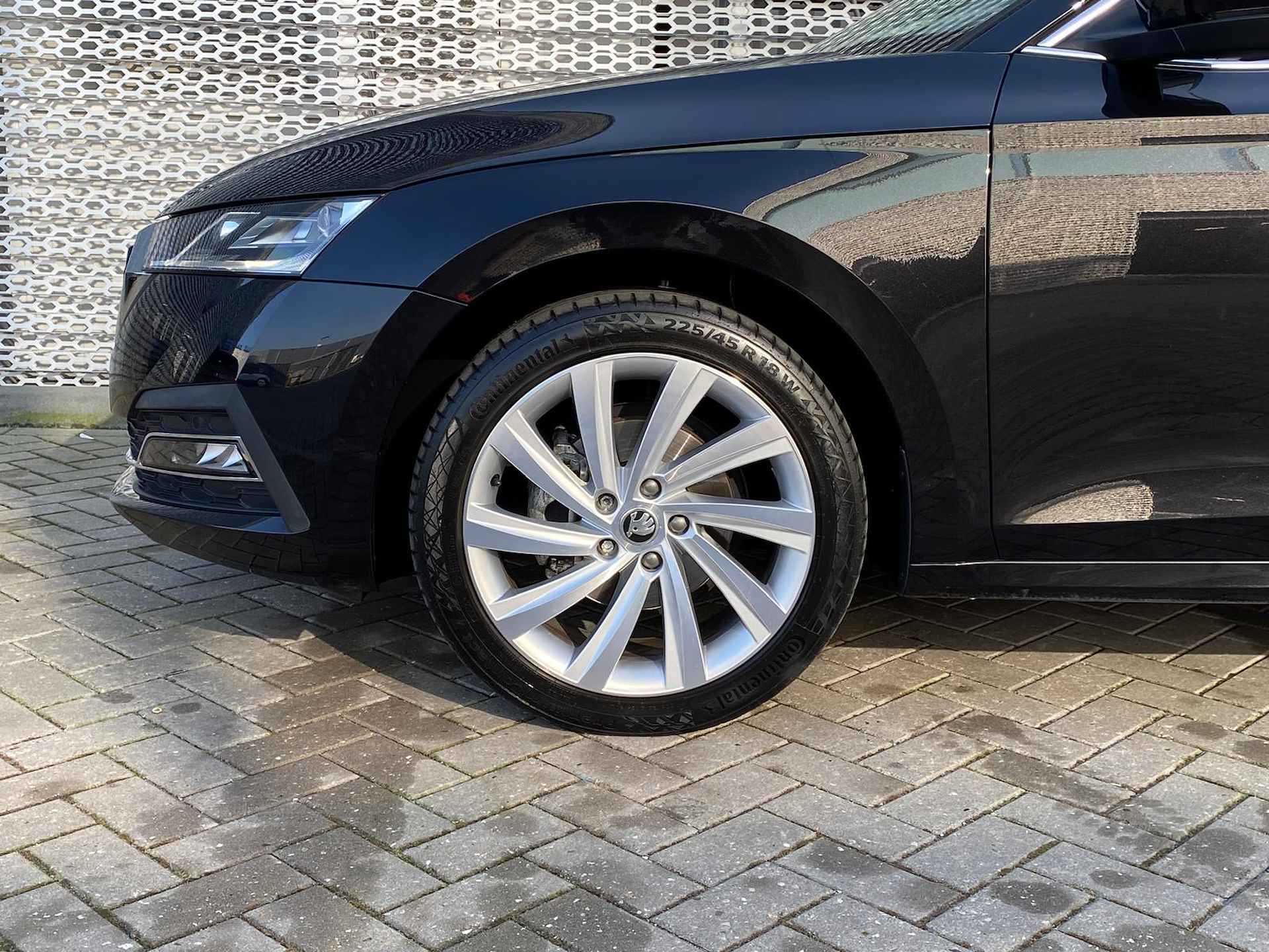 Škoda Octavia Combi 1.5 TSI First Edition / Stoelverwarming / Parkeersensoren / Stoeverwarming / Elect achterklep / P4 - 12/29