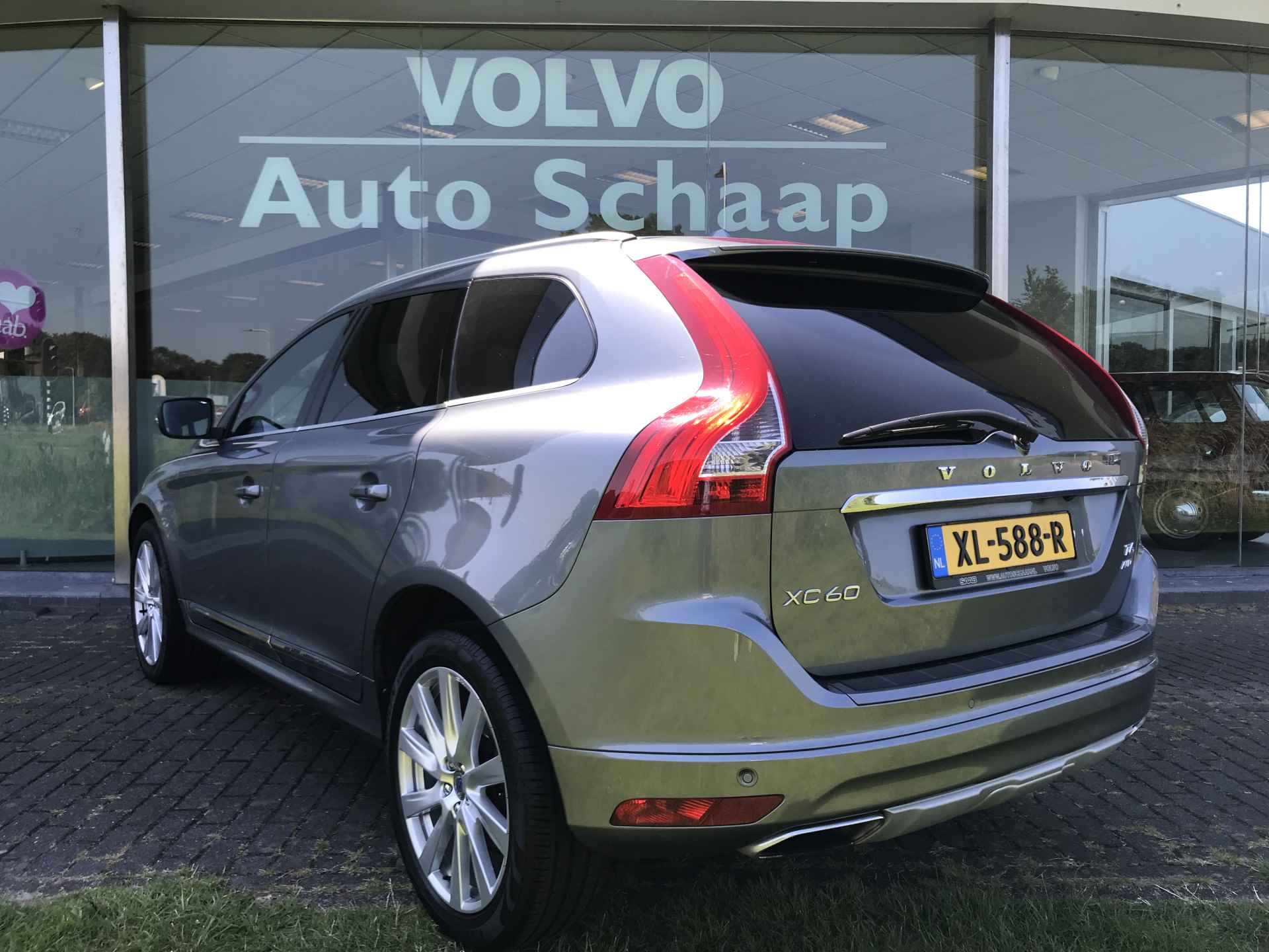 Volvo XC60 2.0 T6 Inscription Automaat | Rijklaar incl 12 mnd Bovag | Luxe Lederen dashboard Keyless Panoramadak - 3/36