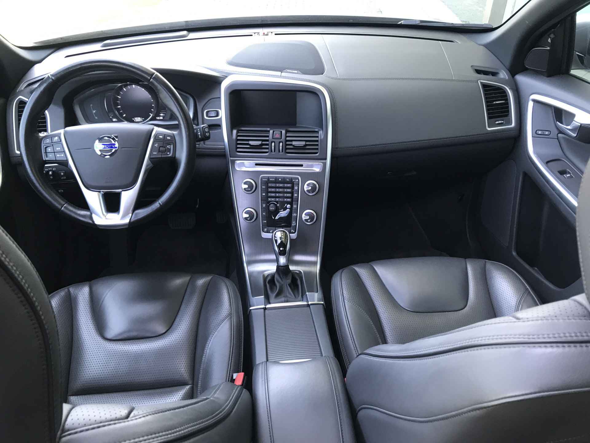 Volvo XC60 2.0 T6 Inscription Automaat | Rijklaar incl 12 mnd Bovag | Luxe Lederen dashboard Keyless Panoramadak - 10/36