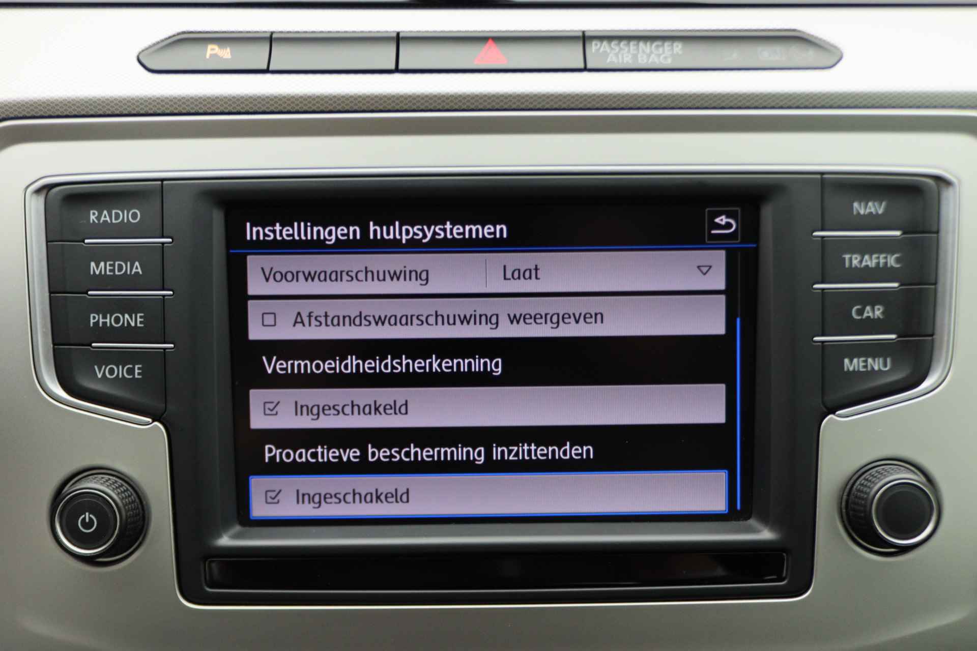 Volkswagen Passat Variant 1.4 TSI Comfortline LED, Climate, Cruise, Navigatie, ErgoComfort, PDC, DAB, Trekhaak - 40/45