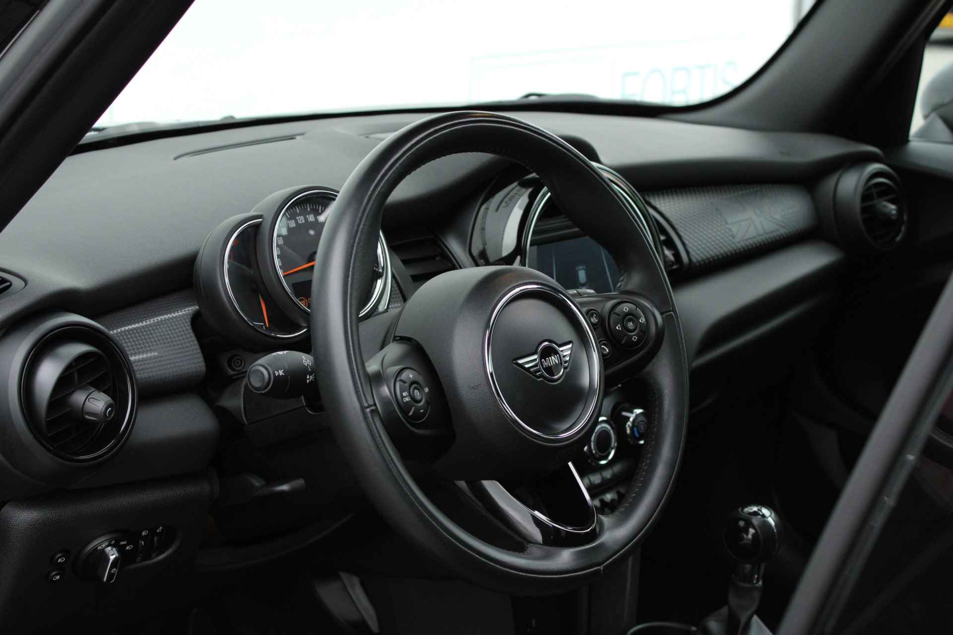 MINI Mini 1.5 Cooper Business Edition NL AUTO | PANO | S UITGEVOERD | NAVI | - 28/31