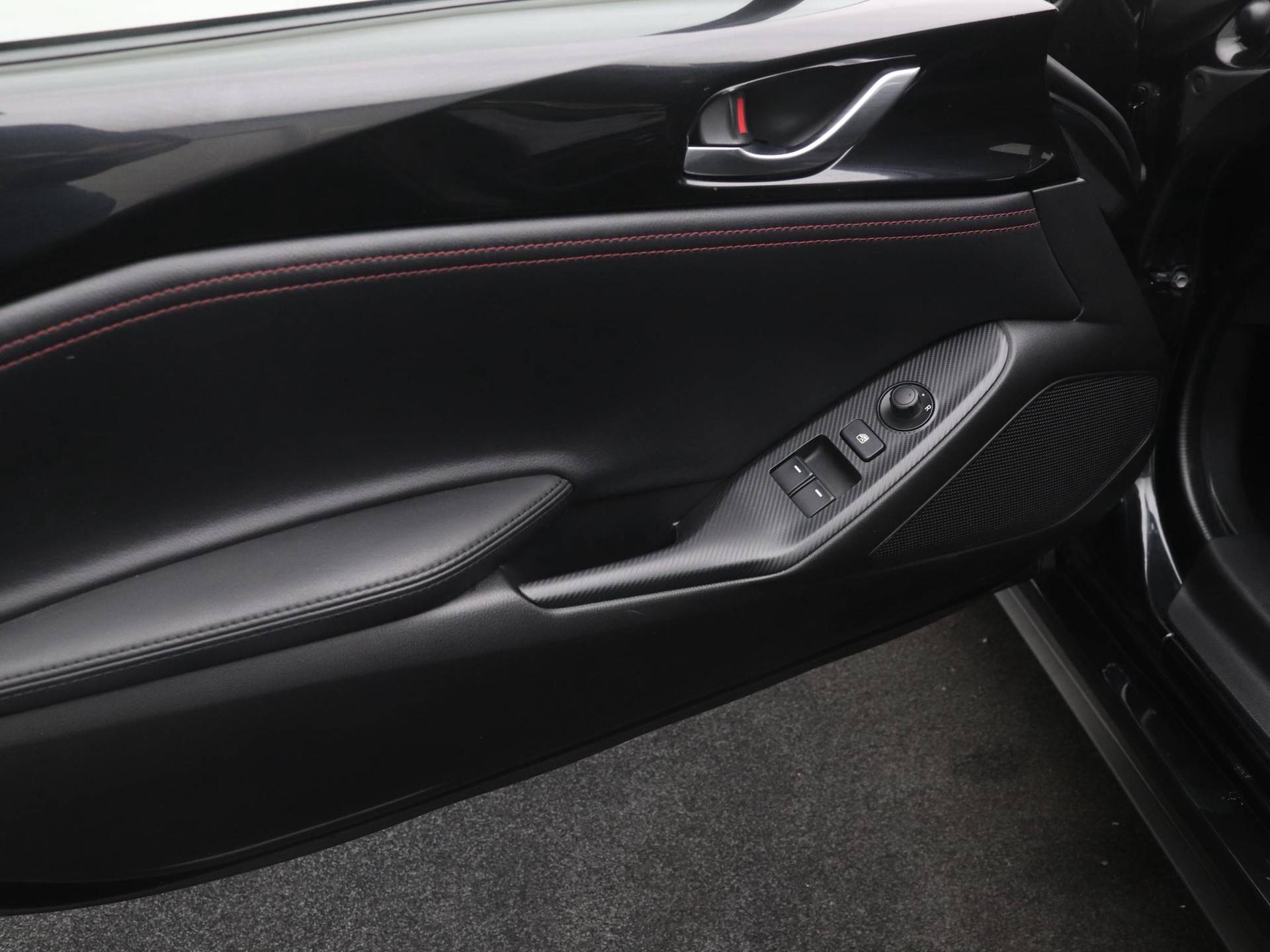 Mazda MX-5 1.5 SkyActiv-G Roadster GT-M : dealer onderhouden - 12/42