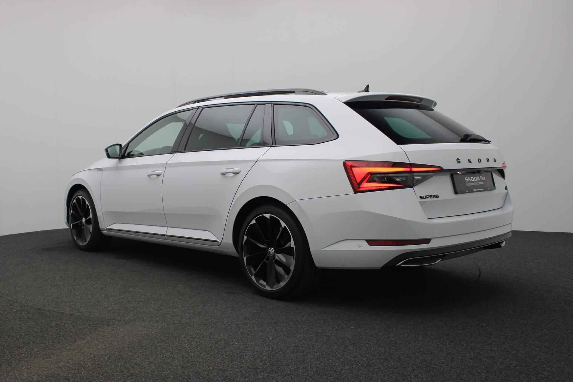 Skoda Superb Combi 1.4 TSI 218PK DSG iV Sportline Business | Pano | Trekhaak | CANTON | 360 camera | Matrix LED | Adaptief onderstel | Keyless | 19 inch - 42/52