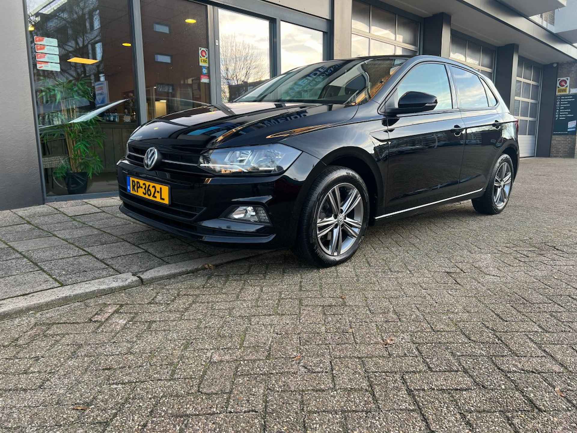 VOLKSWAGEN Polo 1.6 TDI COMFORTLINE - 2/23