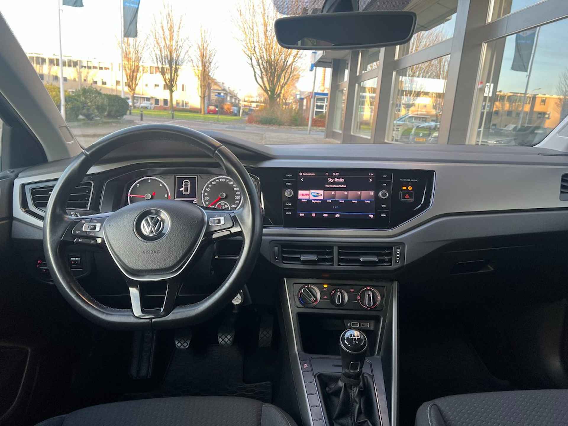 VOLKSWAGEN Polo 1.6 TDI COMFORTLINE - 6/23