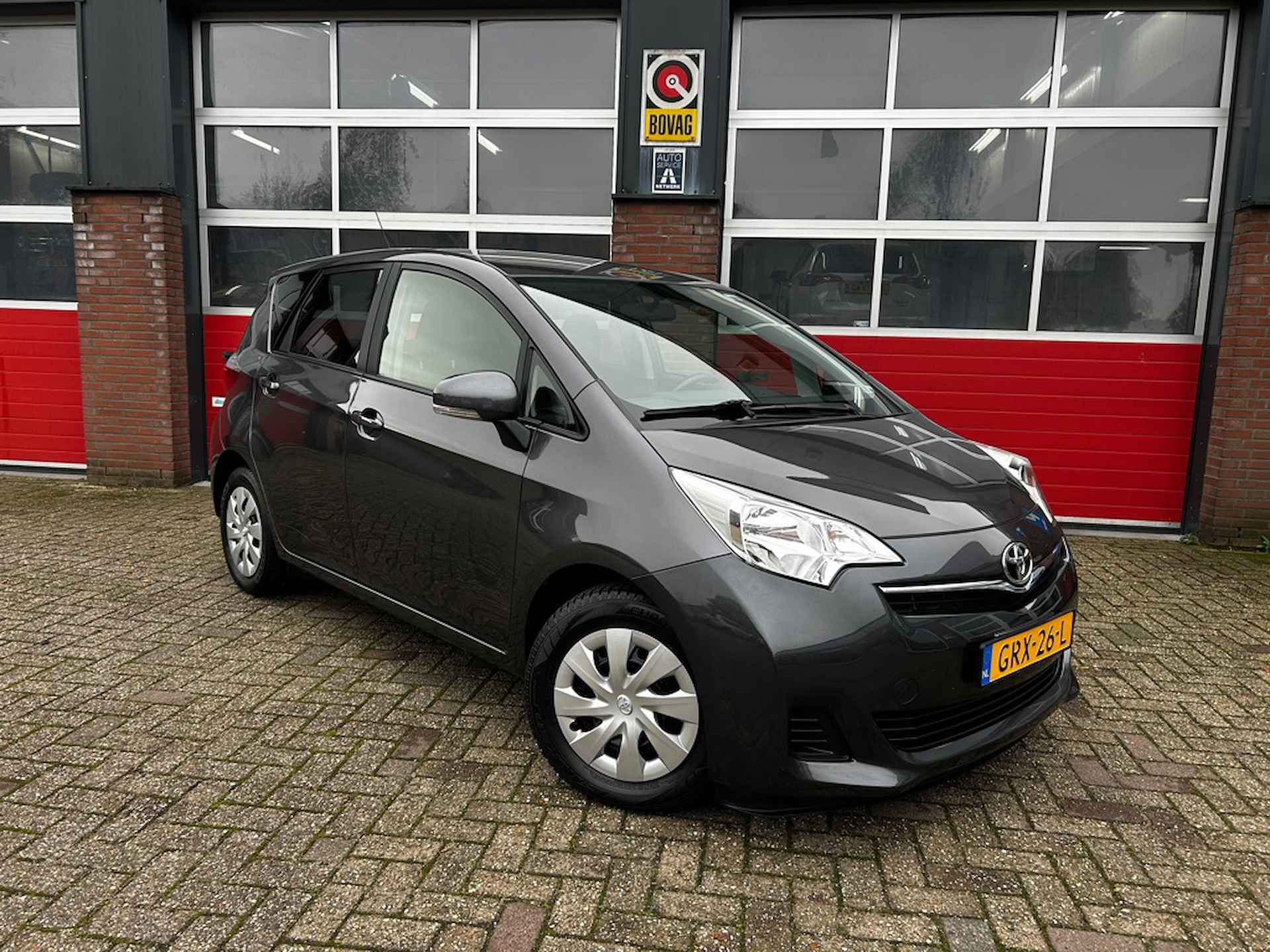 Toyota Verso-S 1.3 VVT-i Comfort Plus,Automaat, camera, NAVI,parkeersensoren ALS NIEUW!!! - 3/16