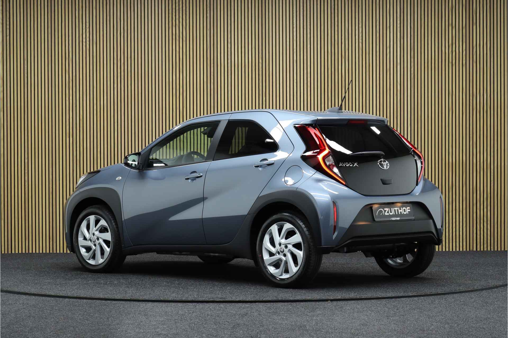 Toyota Aygo X 1.0 VVT-i S-CVT Automaat Pulse Facelift | Direct Leverbaar | Clima | Maps Navigatie | Full led | Winterpakket - 3/37