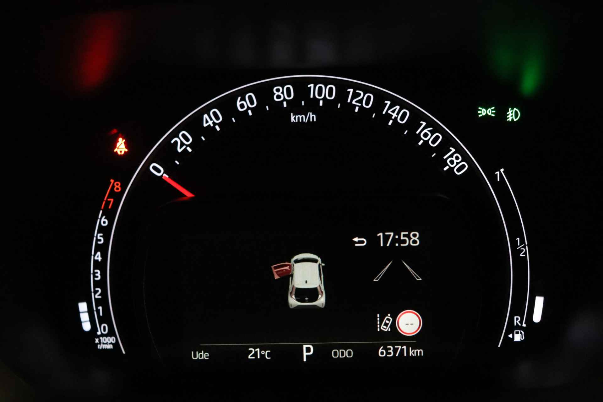 Toyota Aygo X 1.0 VVT-i S-CVT Automaat Pulse Facelift | Direct Leverbaar | Clima | Maps Navigatie | Full led | Winterpakket - 14/37