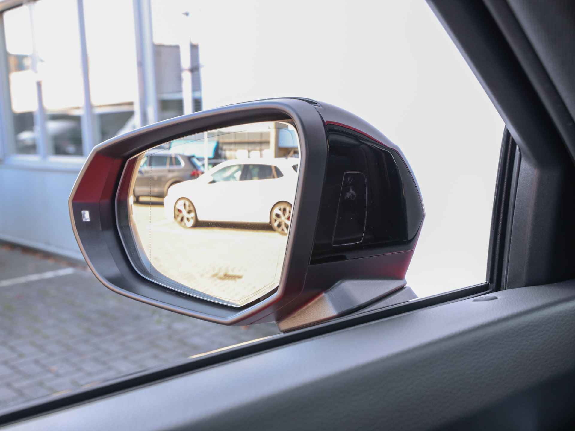 Audi Q3 Sportback 45 TFSI e S Edition 245pk S-tronic | Matrix LED | Panoramadak | Stoelverwarming | Cruise control | Achteruitrijcamera - 22/51