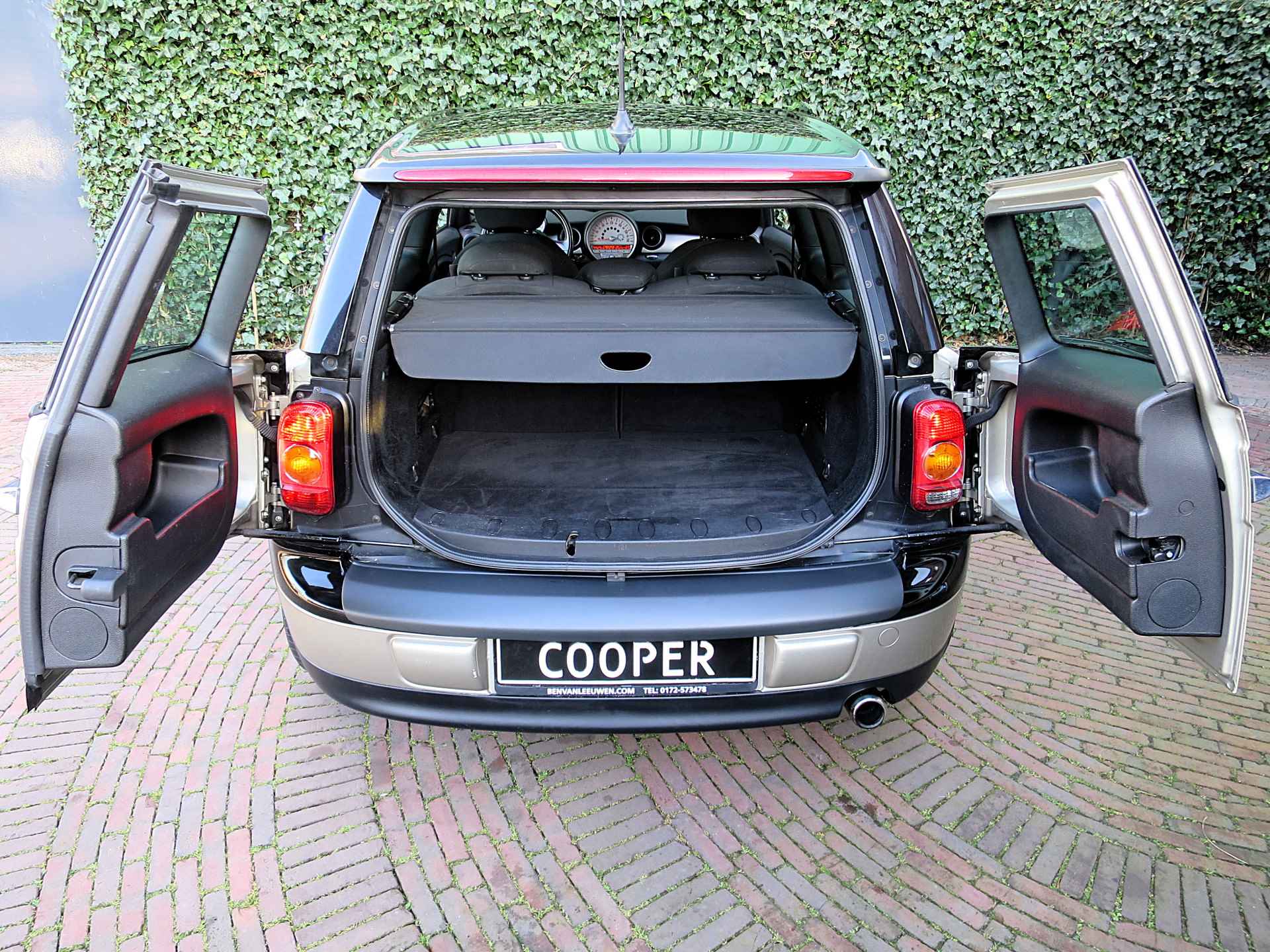 MINI Clubman 1.6 Cooper Pepper R55 NL-auto, 2de eig. airco, 17" en Youngtimer! - 9/41