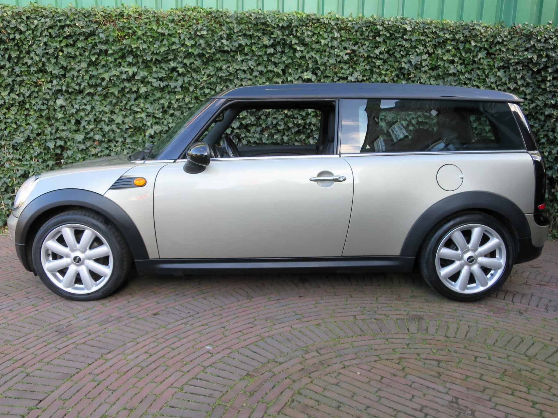 MINI Clubman 1.6 Cooper Pepper R55 NL-auto, 2de eig. airco, 17" en Youngtimer! - 29/41