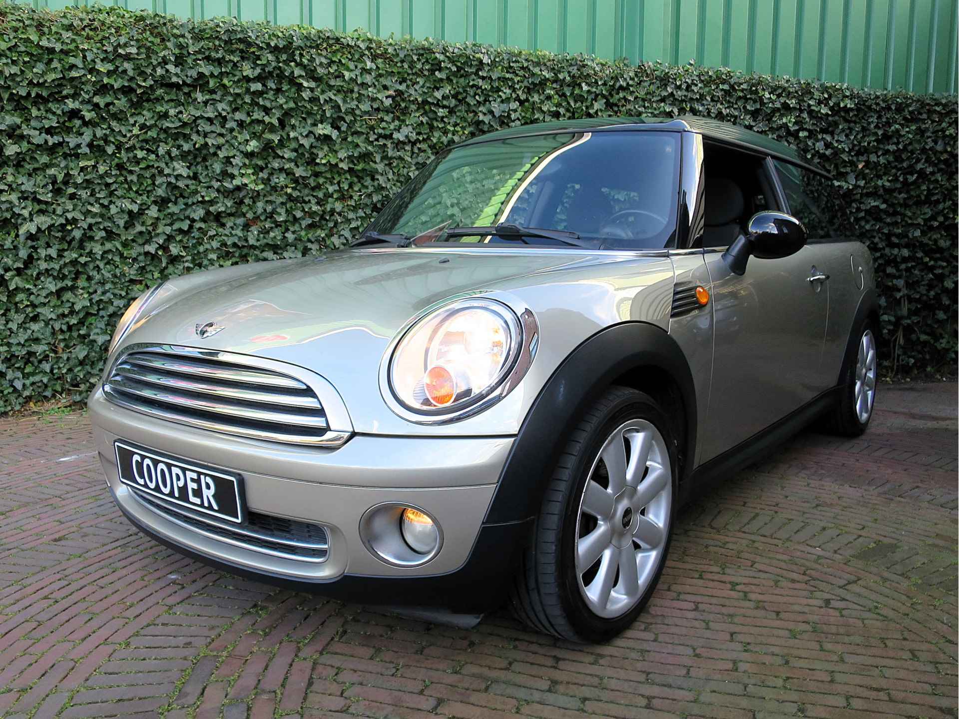 MINI Clubman 1.6 Cooper Pepper R55 NL-auto, 2de eig. airco, 17" en Youngtimer! - 30/41