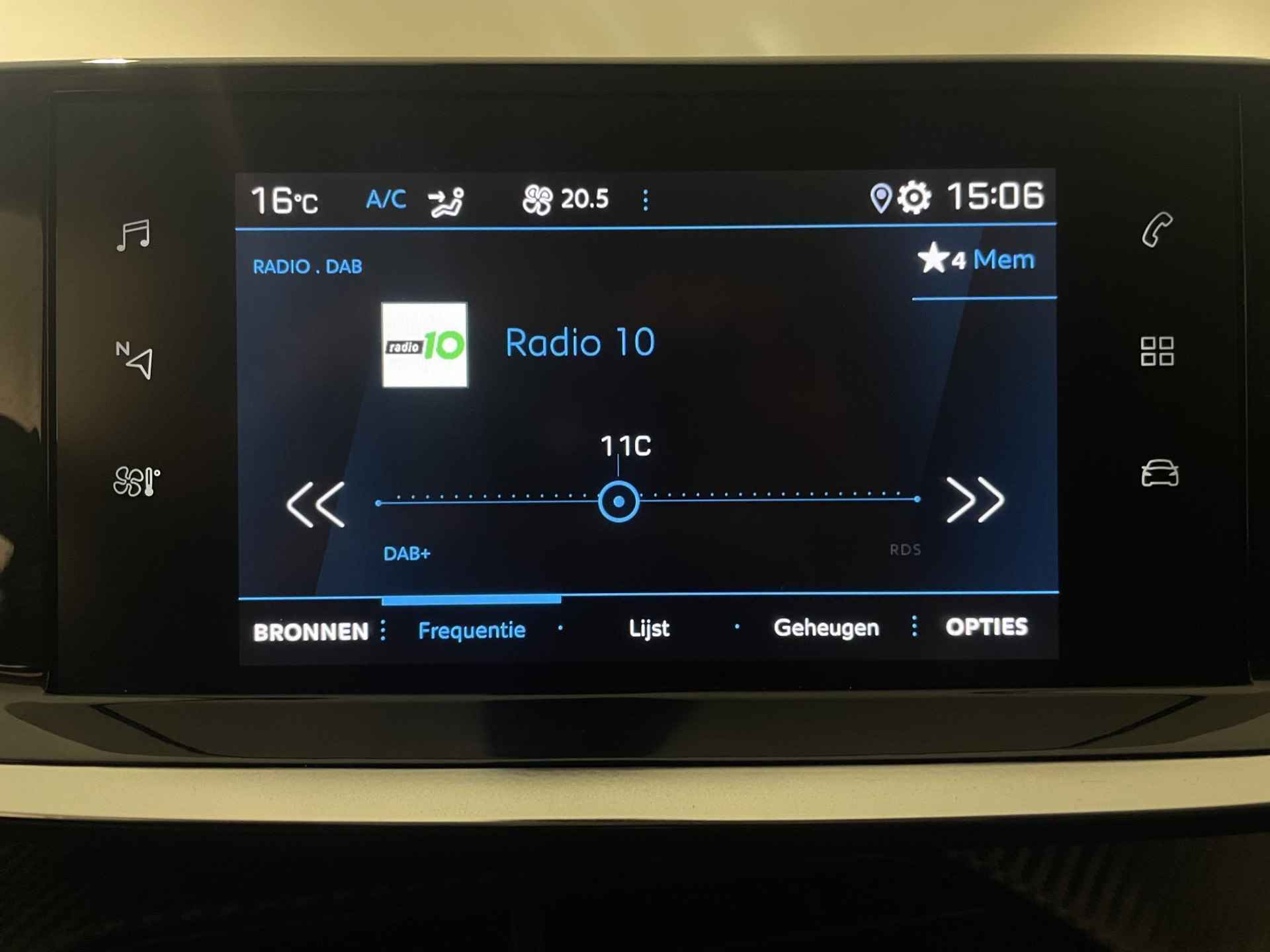 Peugeot 208 1.2 PureTech Allure | Navigatie | Camera | Climate control - 18/24