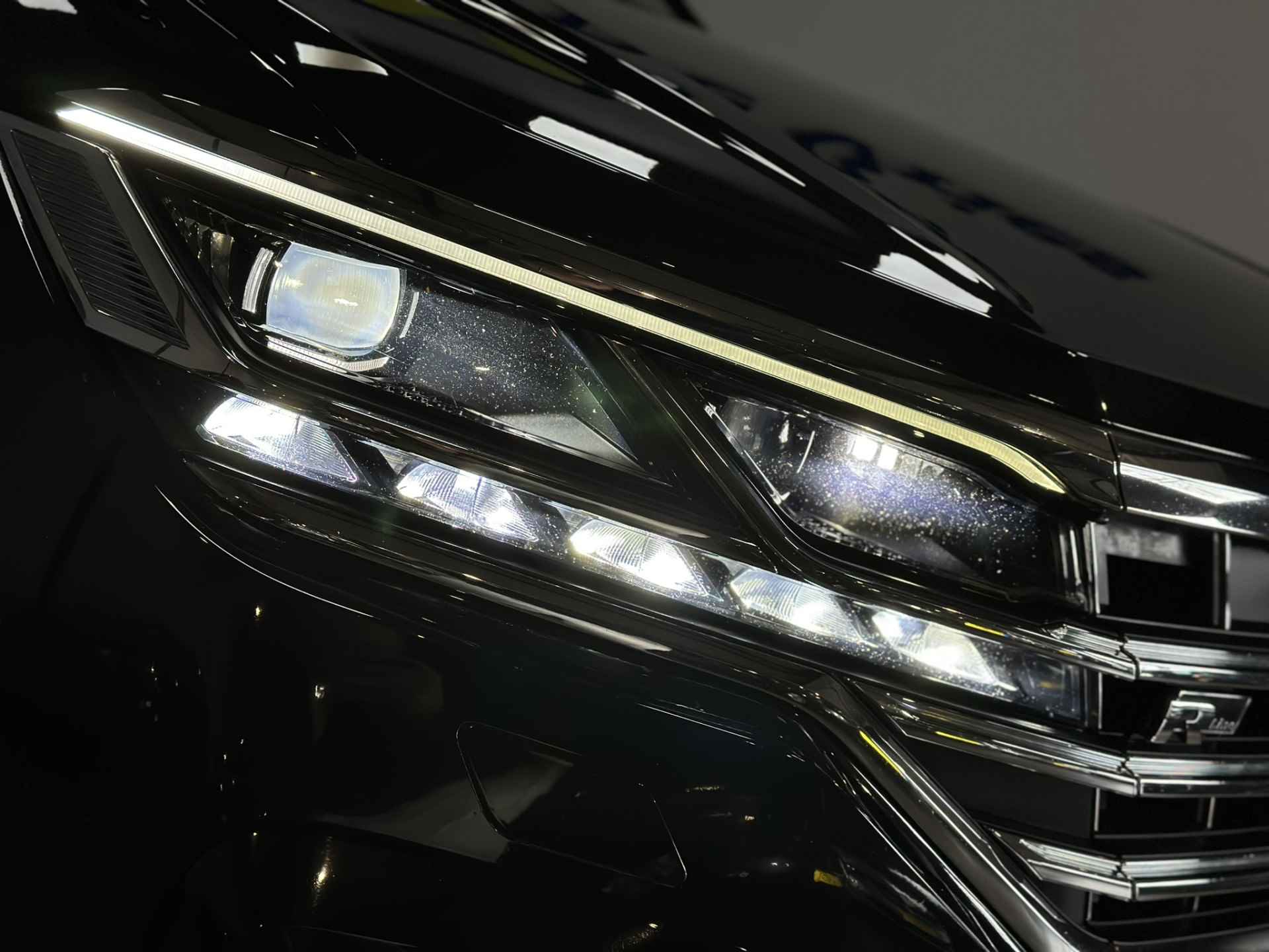 Volkswagen Touareg 3.0 TDI R-Line Incl BTW | Luchtvering | LED | Panorama | Leer | Trekhaak | Virtual | Dynaudio | Head-up | Adaptive Cruise | Isofix | NAP | - 9/52
