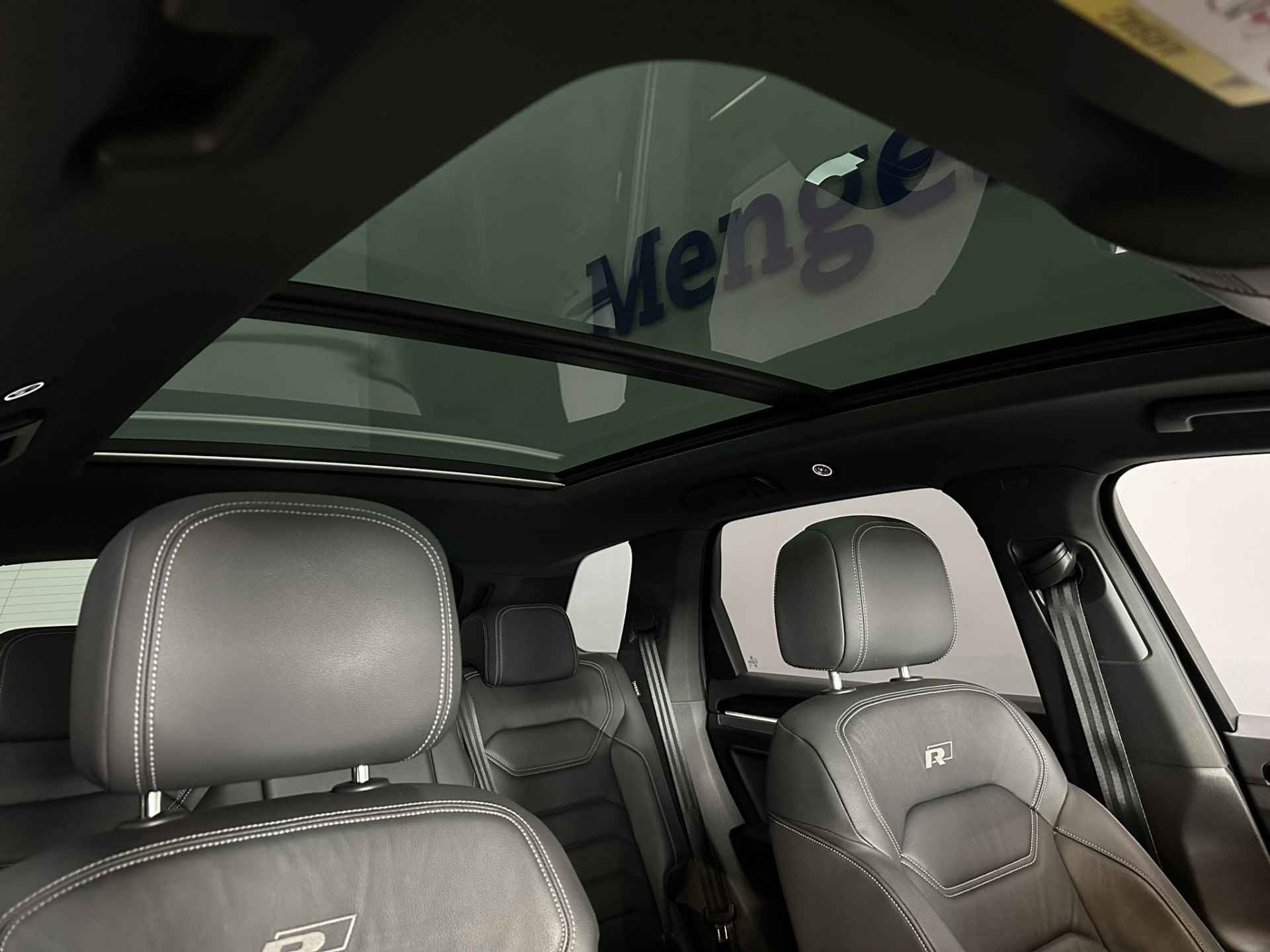 Volkswagen Touareg 3.0 TDI R-Line Incl BTW | Luchtvering | LED | Panorama | Leer | Trekhaak | Virtual | Dynaudio | Head-up | Adaptive Cruise | Isofix | NAP | - 35/52