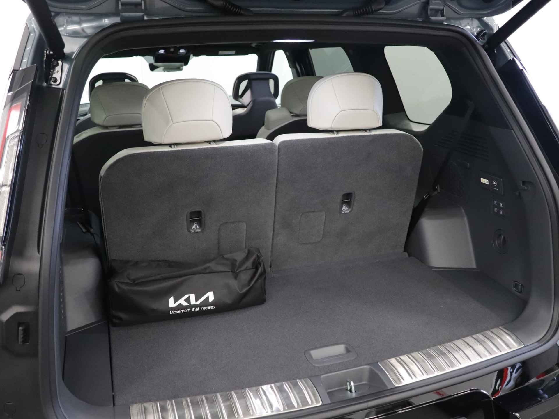 Kia EV9 Launch Edition GT-Line AWD 6p. 99.8 kWh |6-Zits Uitvoering | 505 km WLTP| Ultrasnel laden| Full Options| Bel KIA Leiderdorp: 071 760 06 00 - 14/62