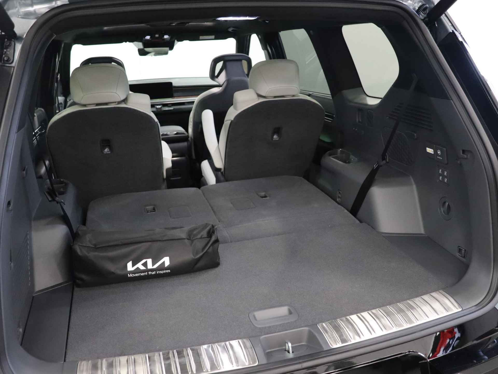 Kia EV9 Launch Edition GT-Line AWD 6p. 99.8 kWh |6-Zits Uitvoering | 505 km WLTP| Ultrasnel laden| Full Options| Bel KIA Leiderdorp: 071 760 06 00 - 15/62