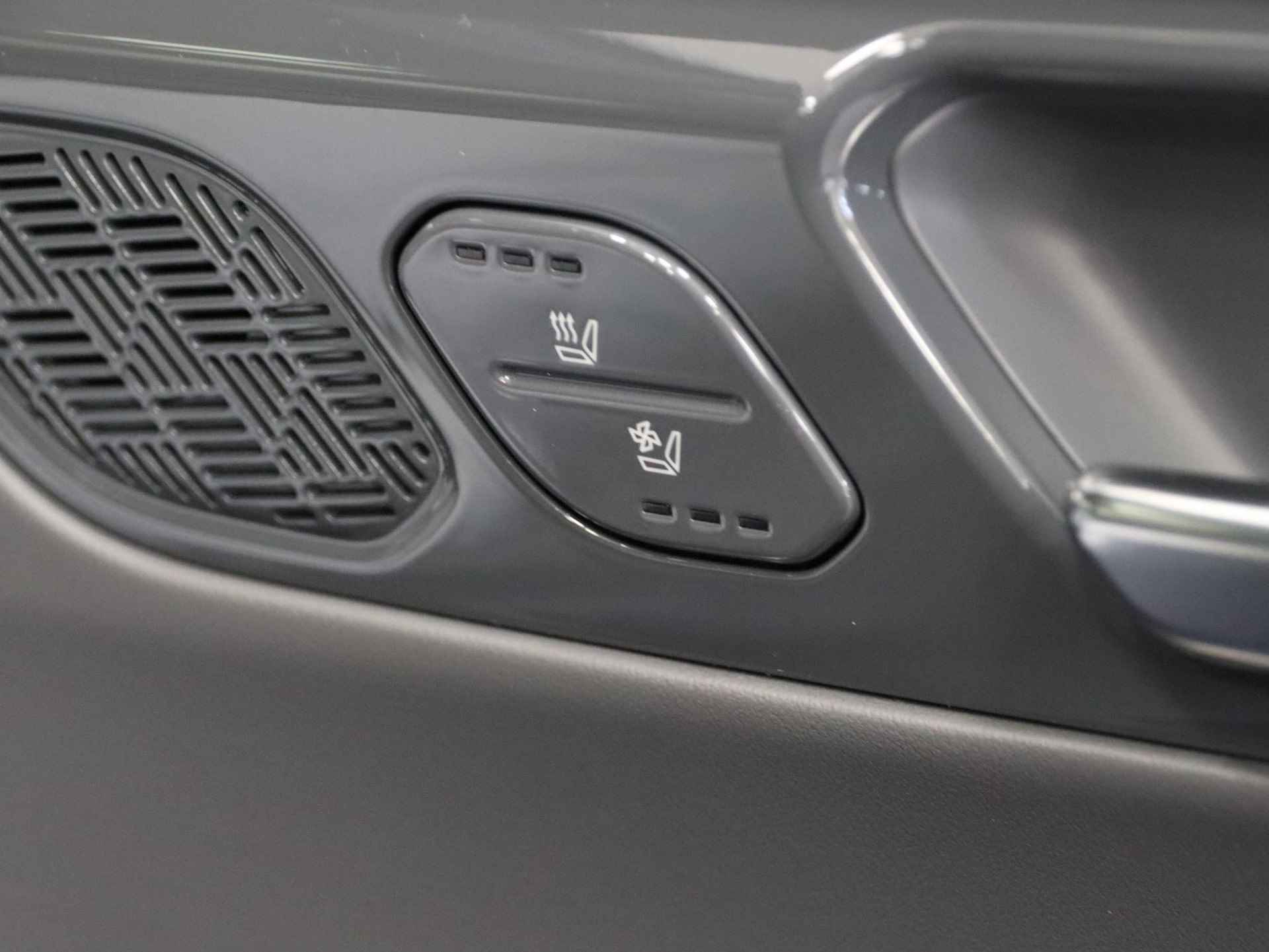 Kia EV9 Launch Edition GT-Line AWD 6p. 99.8 kWh |6-Zits Uitvoering | 505 km WLTP| Ultrasnel laden| Full Options| Bel KIA Leiderdorp: 071 760 06 00 - 24/62