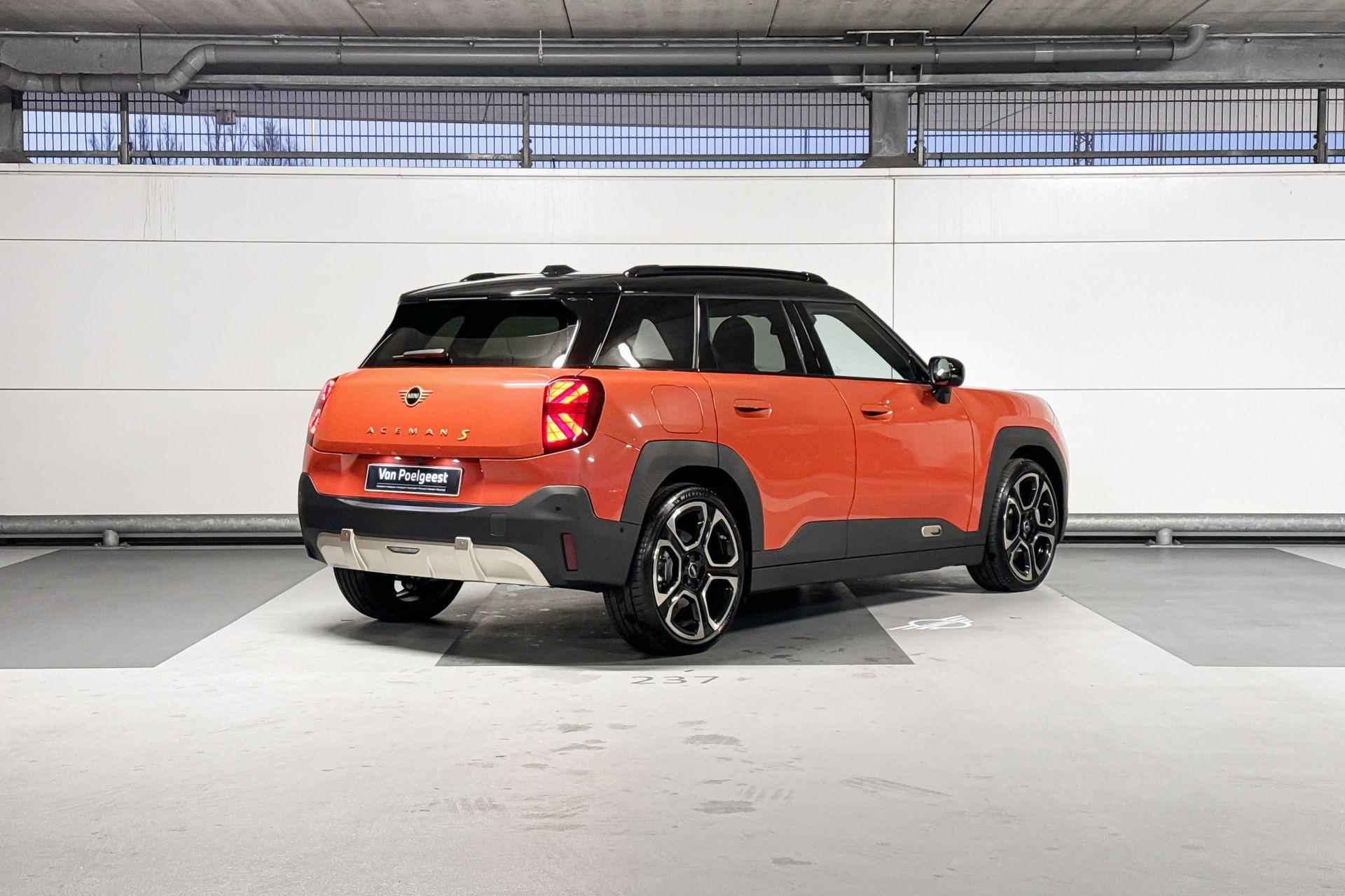 MINI Aceman SE Favoured 54.2 kWh | Pakket XL | Dak en spiegelkappen in Jetblack - 6/23