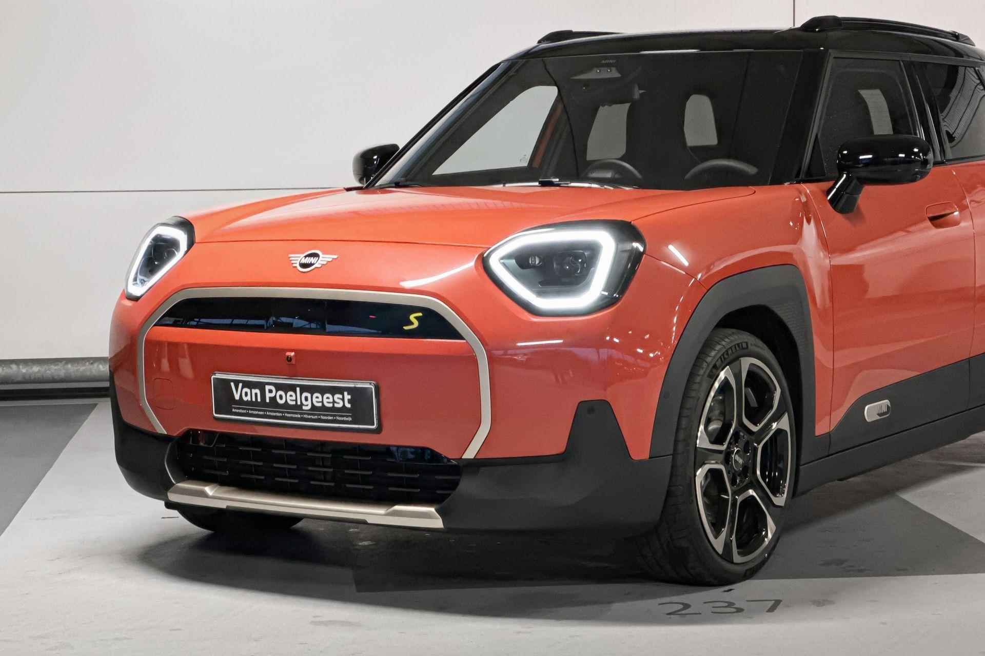 MINI Aceman SE Favoured 54.2 kWh | Pakket XL | Dak en spiegelkappen in Jetblack - 23/23