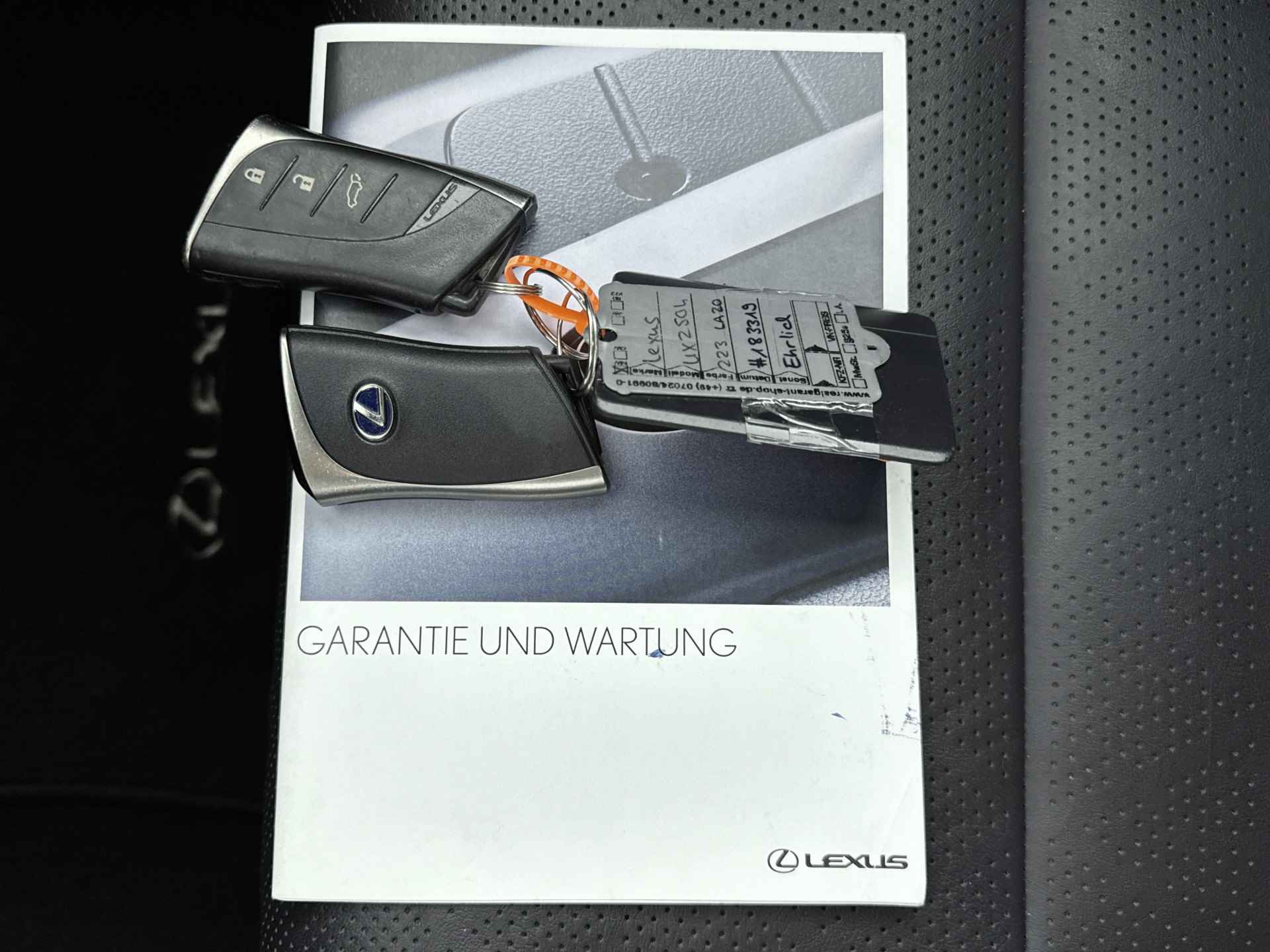 Lexus UX 250h Executive Line Limited | Schuifdak | Mark Levinson | Stoelgeheugen | Dealer onderhouden | - 13/43