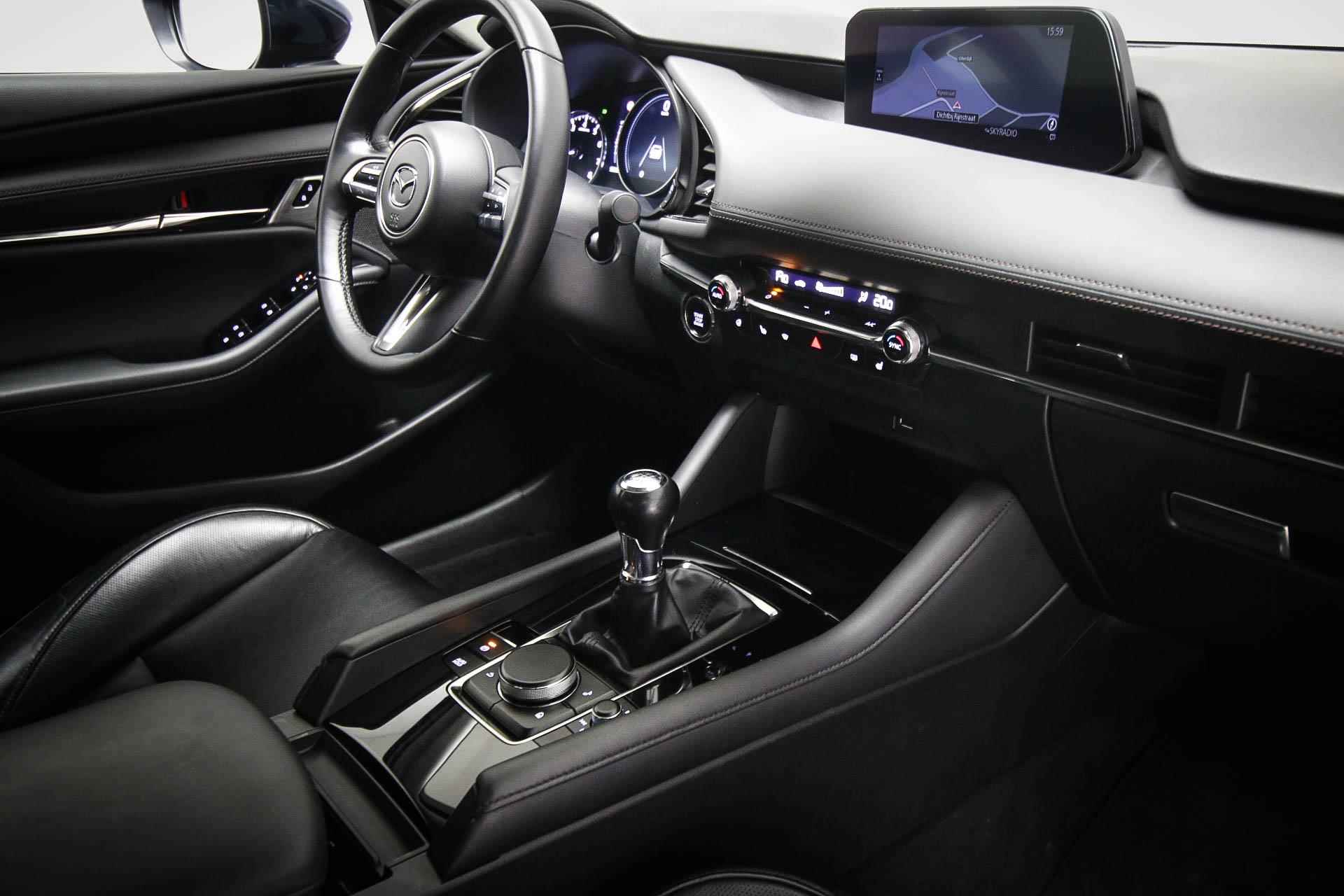 Mazda 3 2.0 e-SkyActiv-X M Hybrid 180 Luxury | HEAD-UP |  LEDER | ACC | NAVIGATIE | DAB | APPLE | CAMERA | TREHAAK AFN. - 3/52