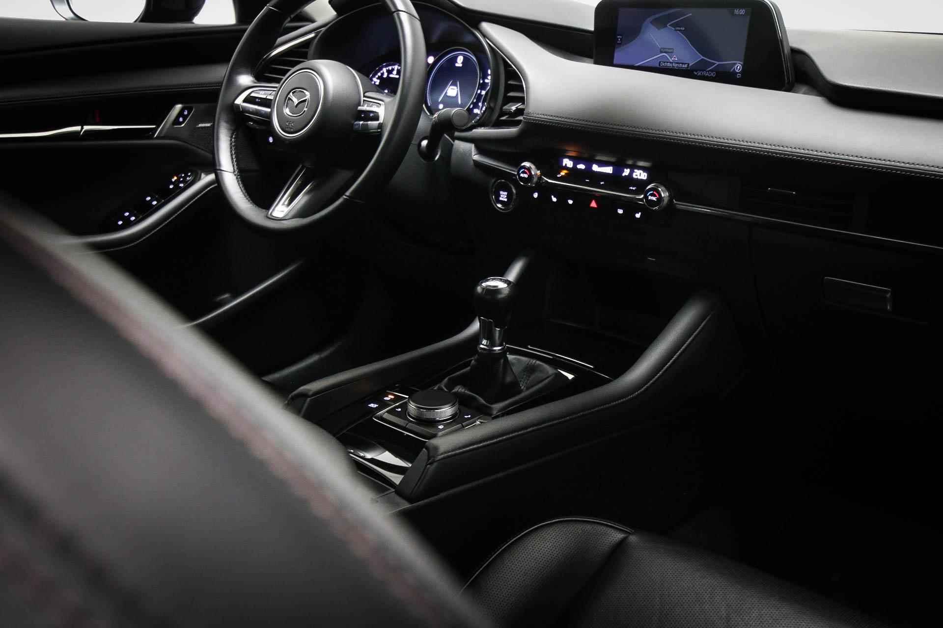 Mazda 3 2.0 e-SkyActiv-X M Hybrid 180 Luxury | HEAD-UP |  LEDER | ACC | NAVIGATIE | DAB | APPLE | CAMERA | TREHAAK AFN. - 8/52