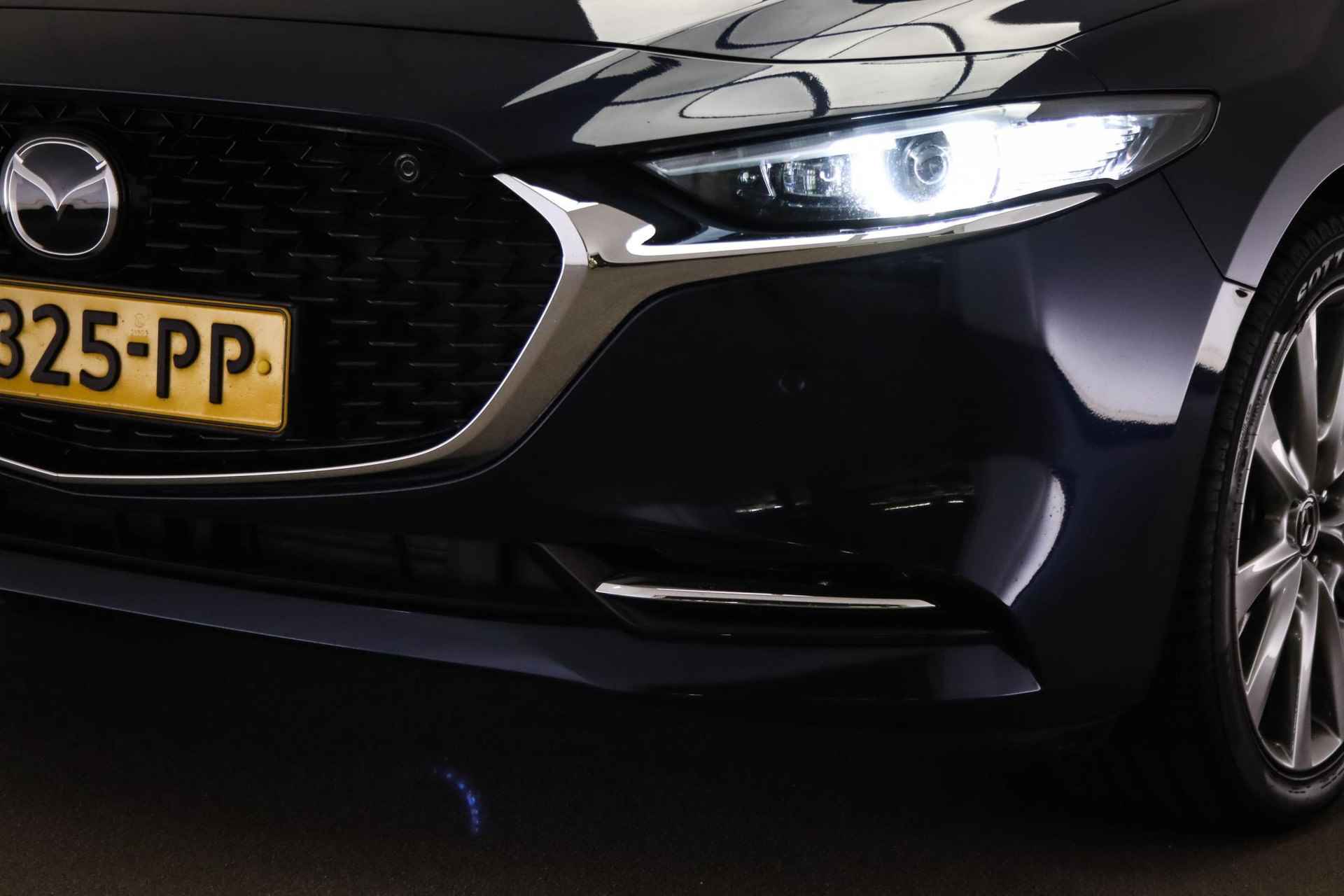 Mazda 3 2.0 e-SkyActiv-X M Hybrid 180 Luxury | HEAD-UP |  LEDER | ACC | NAVIGATIE | DAB | APPLE | CAMERA | TREHAAK AFN. - 13/52