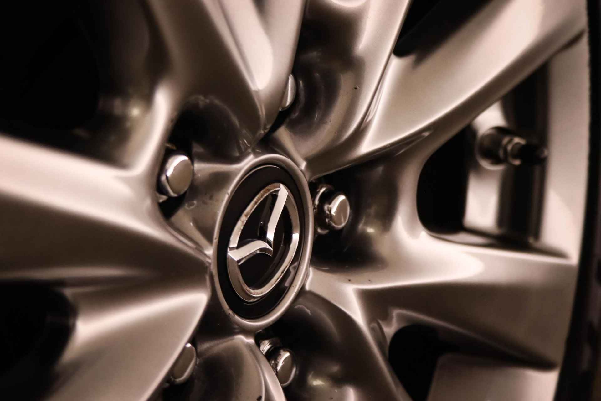Mazda 3 2.0 e-SkyActiv-X M Hybrid 180 Luxury | HEAD-UP |  LEDER | ACC | NAVIGATIE | DAB | APPLE | CAMERA | TREHAAK AFN. - 22/52