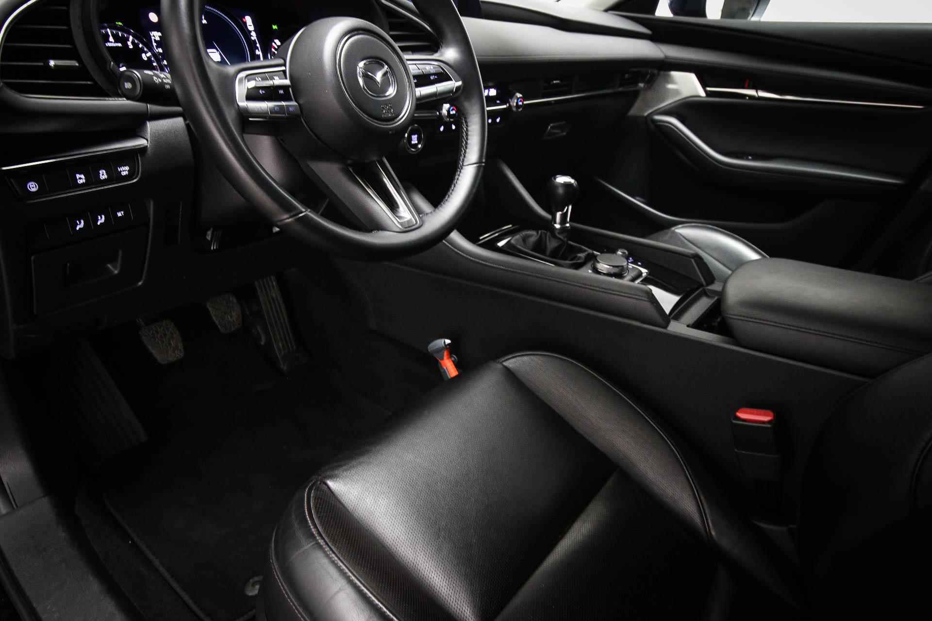 Mazda 3 2.0 e-SkyActiv-X M Hybrid 180 Luxury | HEAD-UP |  LEDER | ACC | NAVIGATIE | DAB | APPLE | CAMERA | TREHAAK AFN. - 25/52