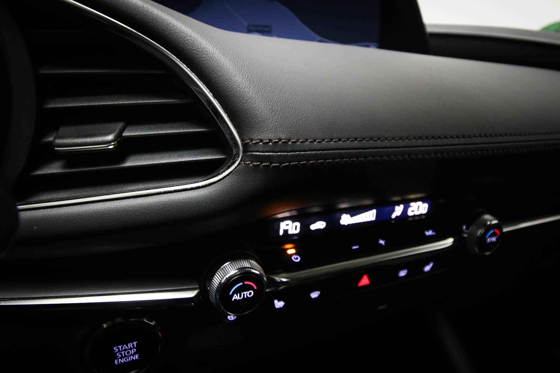 Mazda 3 2.0 e-SkyActiv-X M Hybrid 180 Luxury | HEAD-UP |  LEDER | ACC | NAVIGATIE | DAB | APPLE | CAMERA | TREHAAK AFN. - 32/52
