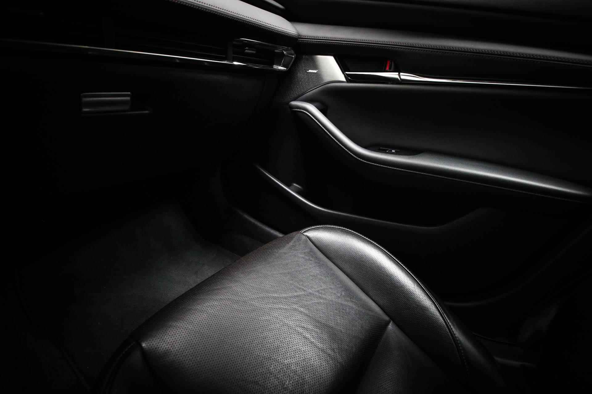 Mazda 3 2.0 e-SkyActiv-X M Hybrid 180 Luxury | HEAD-UP |  LEDER | ACC | NAVIGATIE | DAB | APPLE | CAMERA | TREHAAK AFN. - 33/52