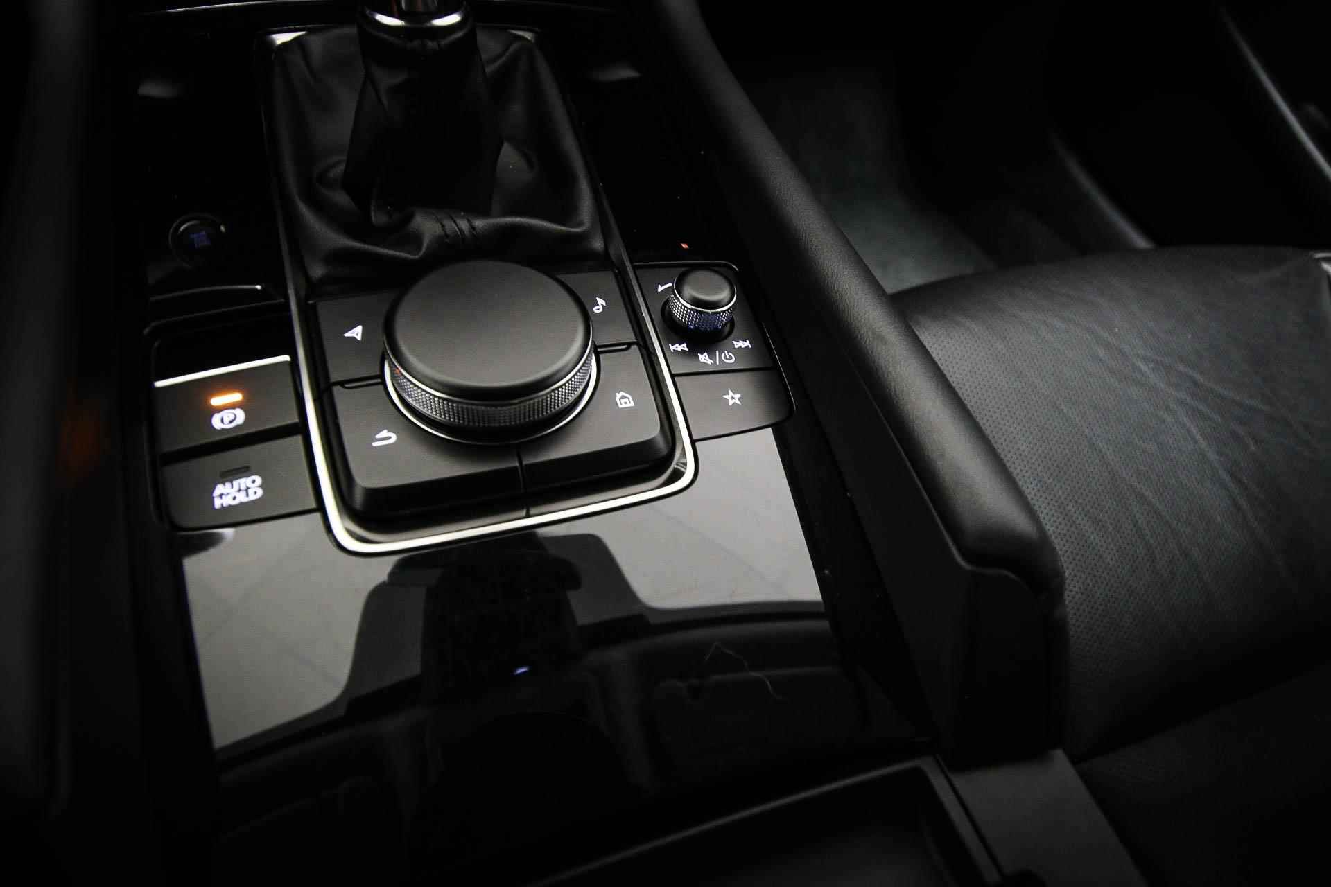 Mazda 3 2.0 e-SkyActiv-X M Hybrid 180 Luxury | HEAD-UP |  LEDER | ACC | NAVIGATIE | DAB | APPLE | CAMERA | TREHAAK AFN. - 34/52