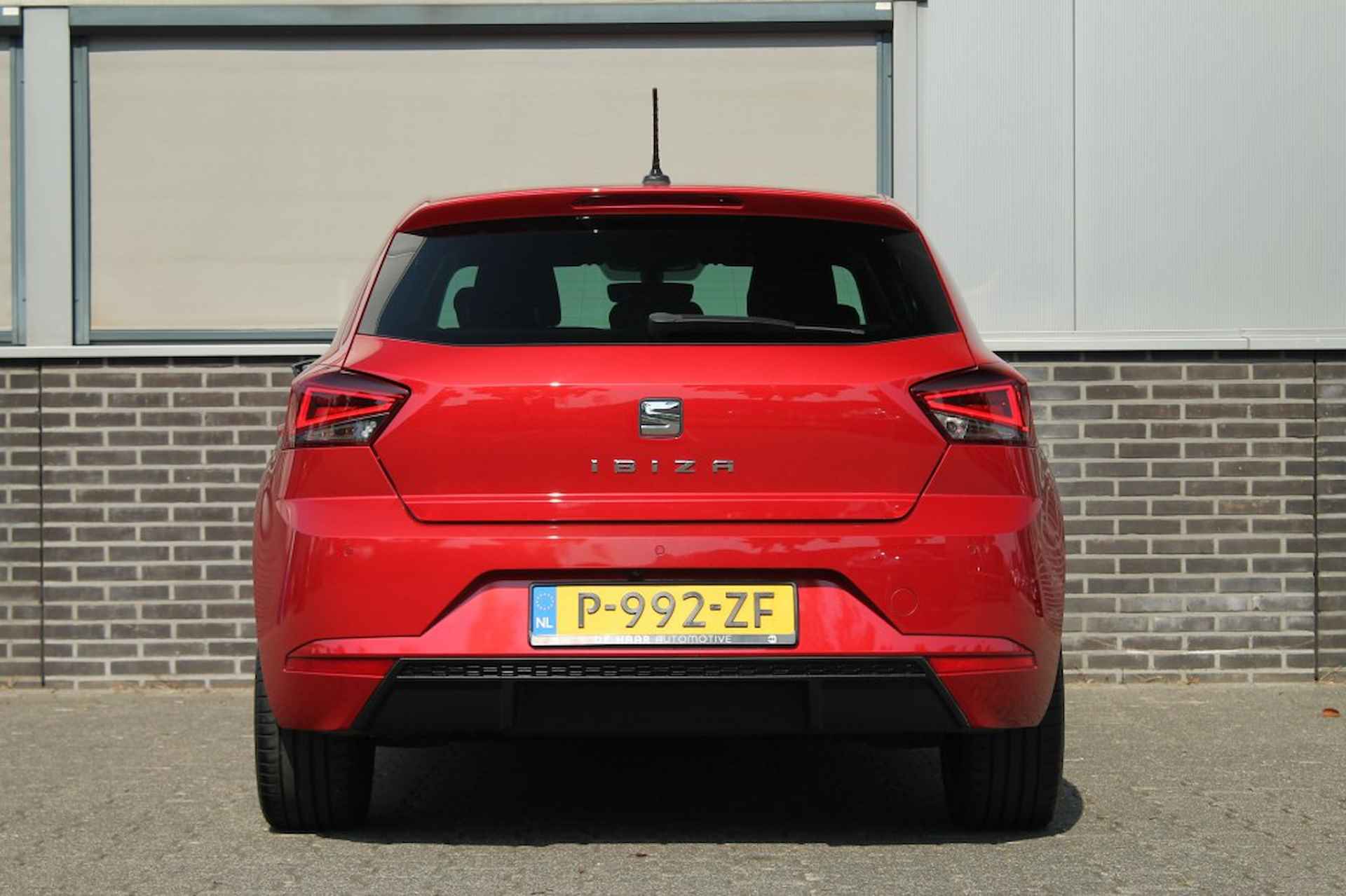 SEAT Ibiza 1.0 TSI 110PK Xcellence - Stoelverw. - Apple CarPlay - Navigatie - 20/48